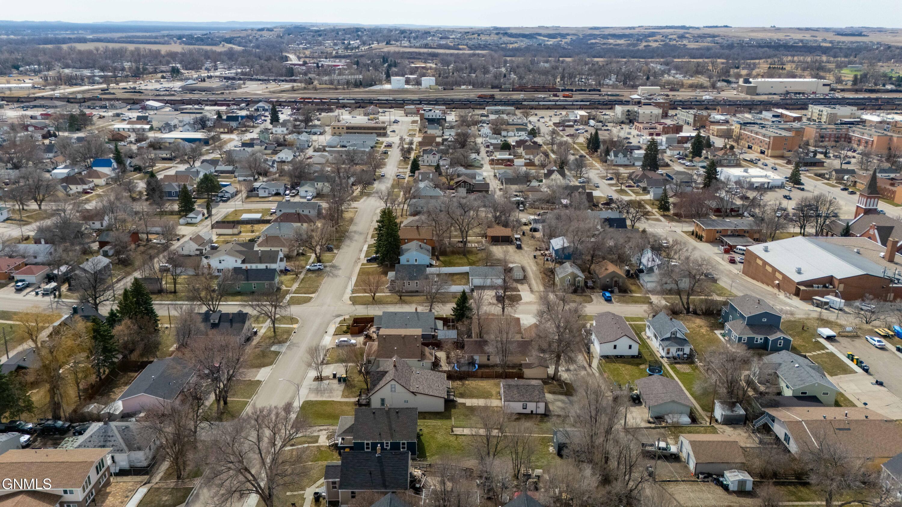 main property photo 6