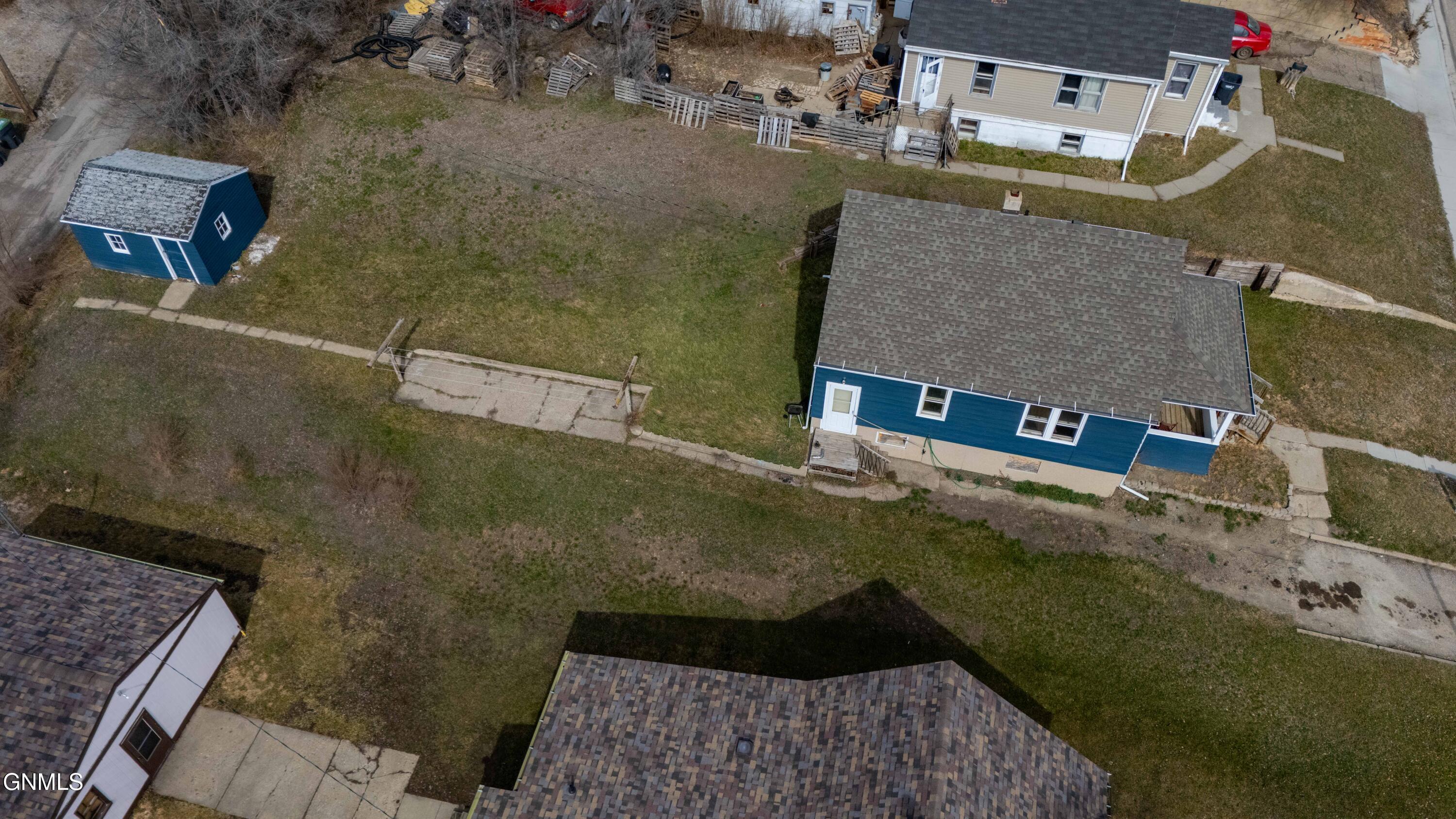 main property photo 8