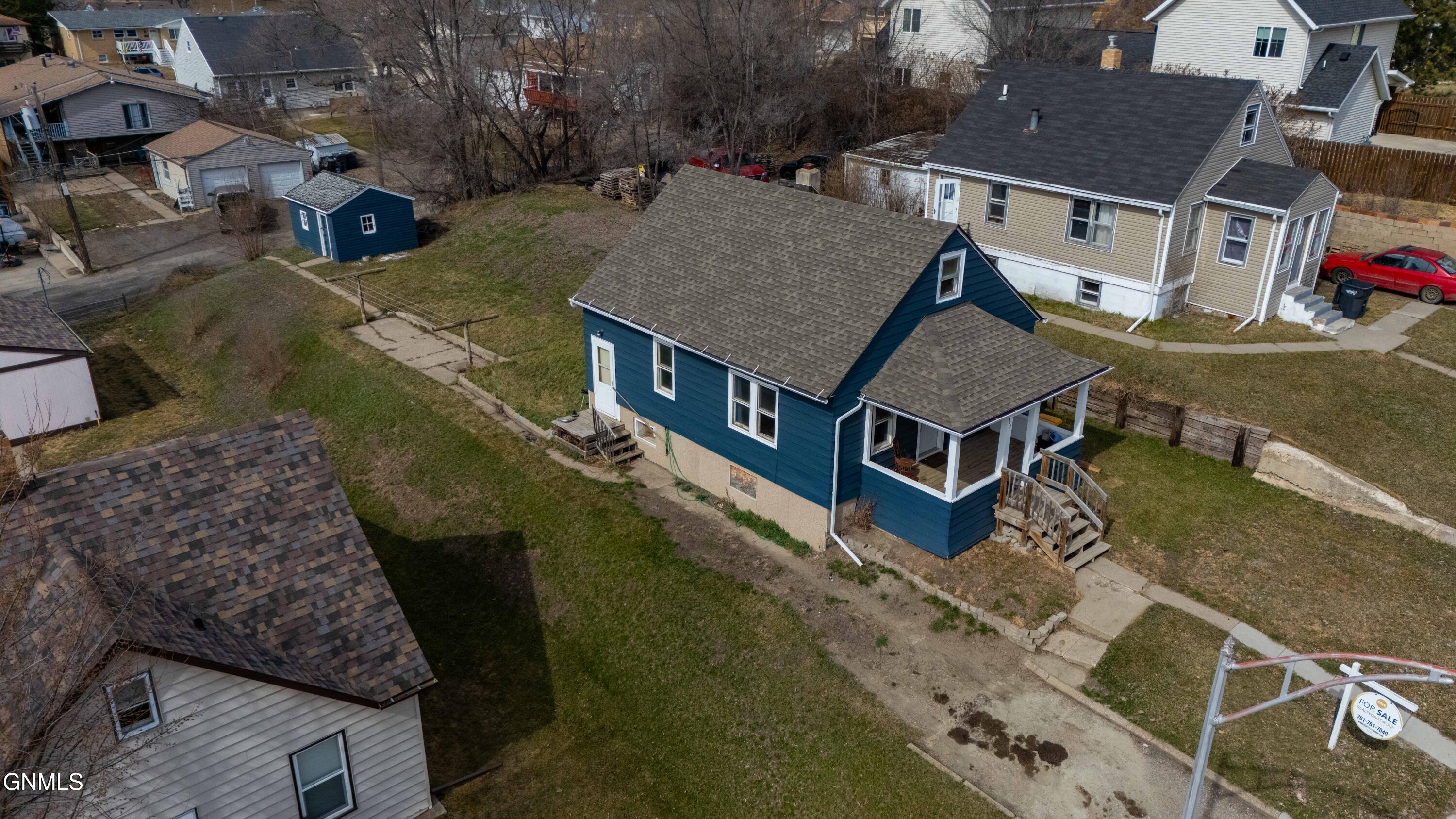 main property photo 9