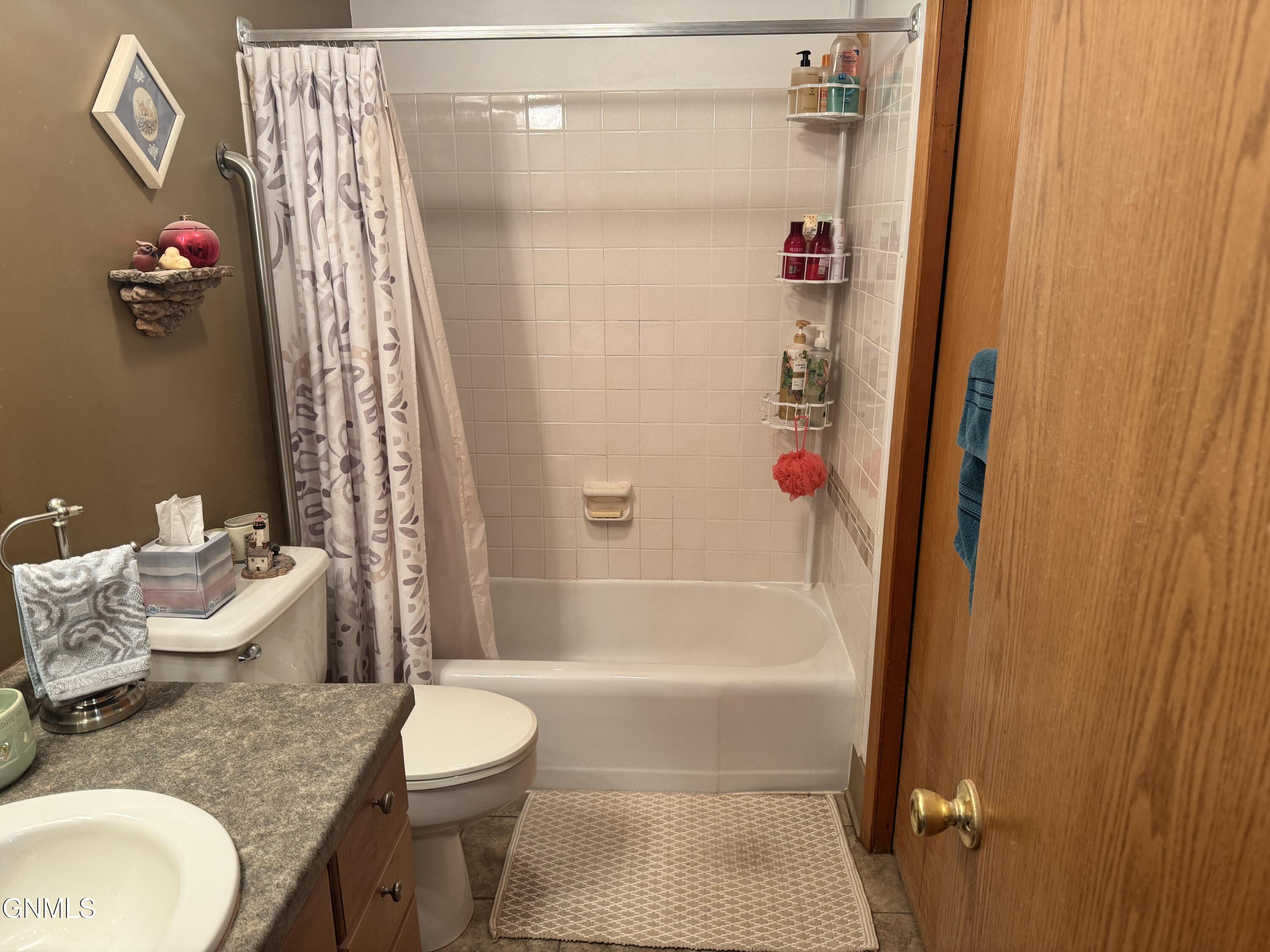main property photo 9