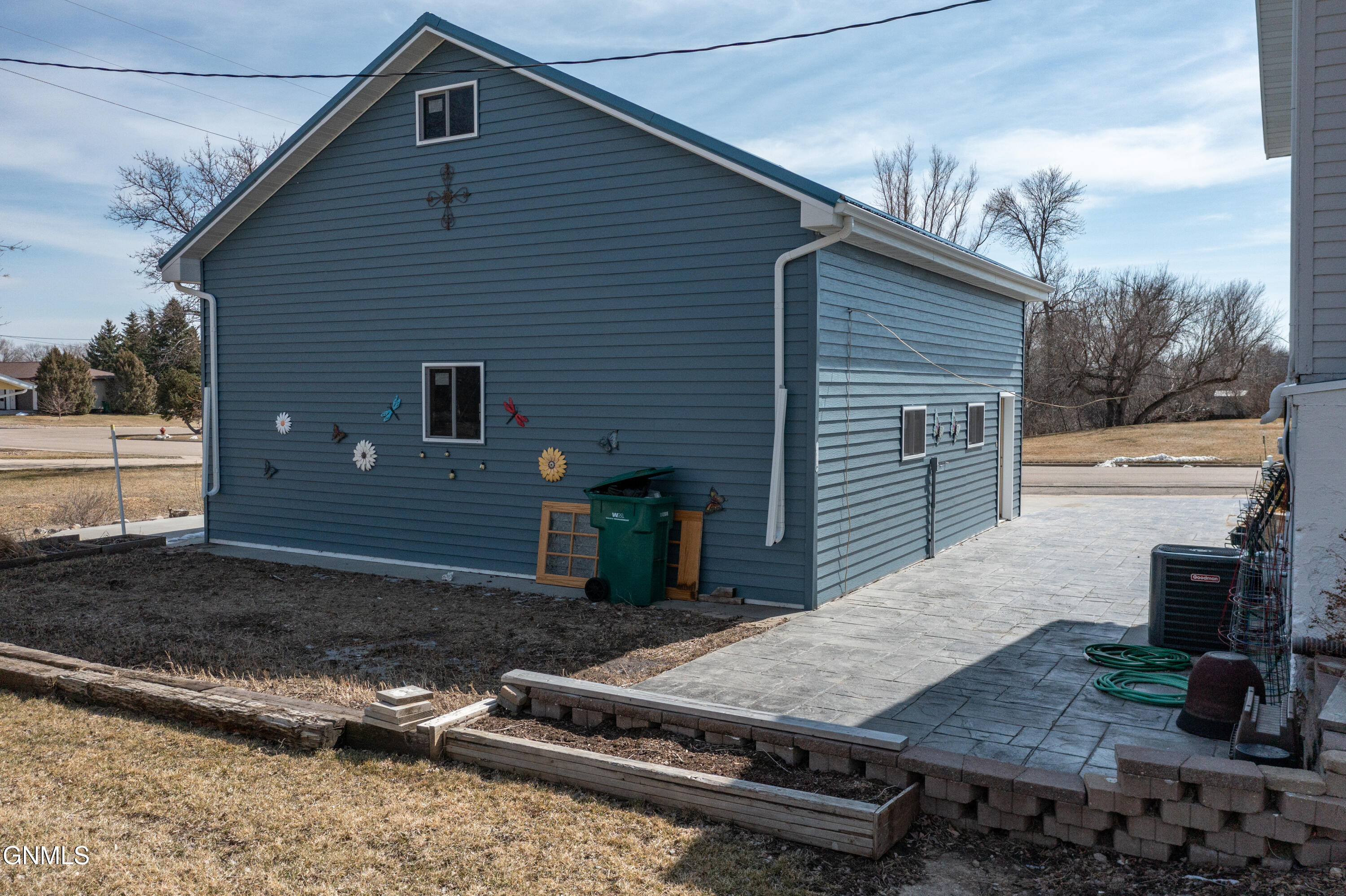 main property photo 31