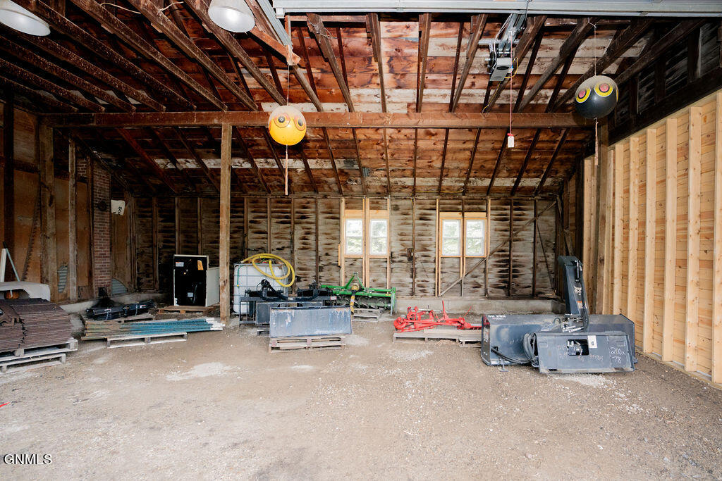 main property photo 74