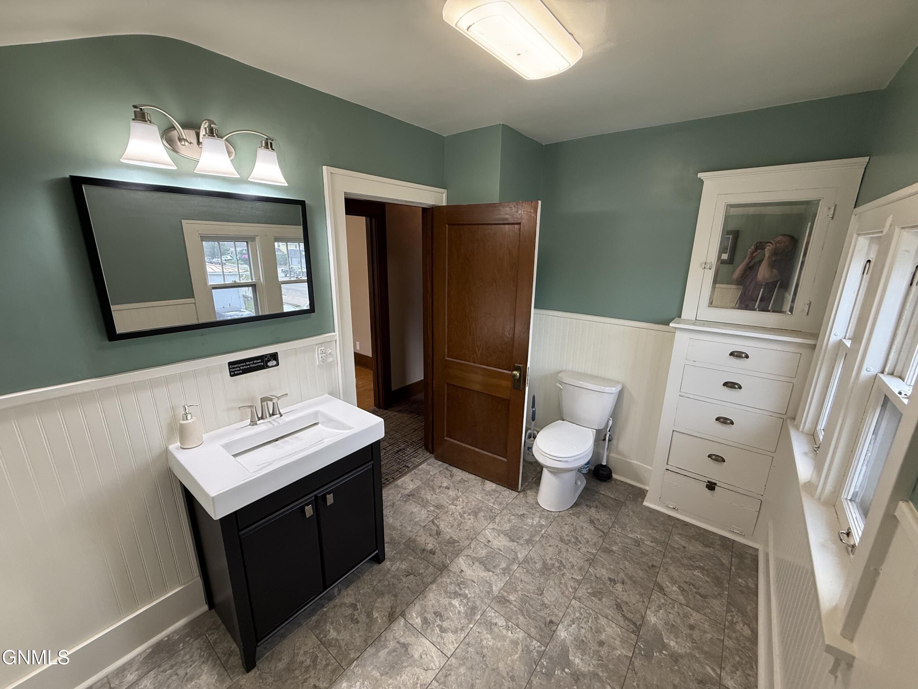 main property photo 16