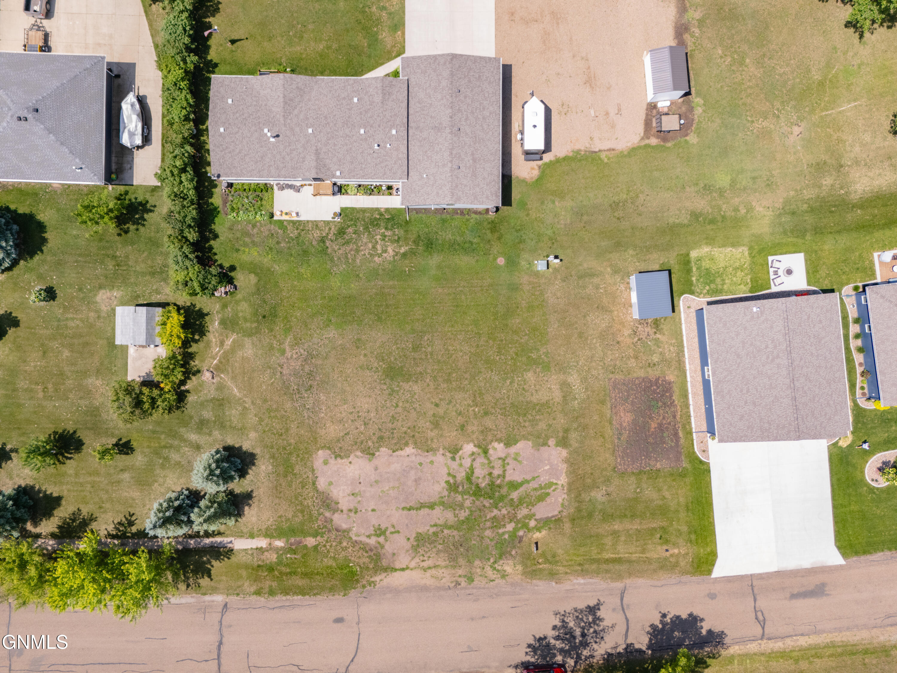 main property photo 12