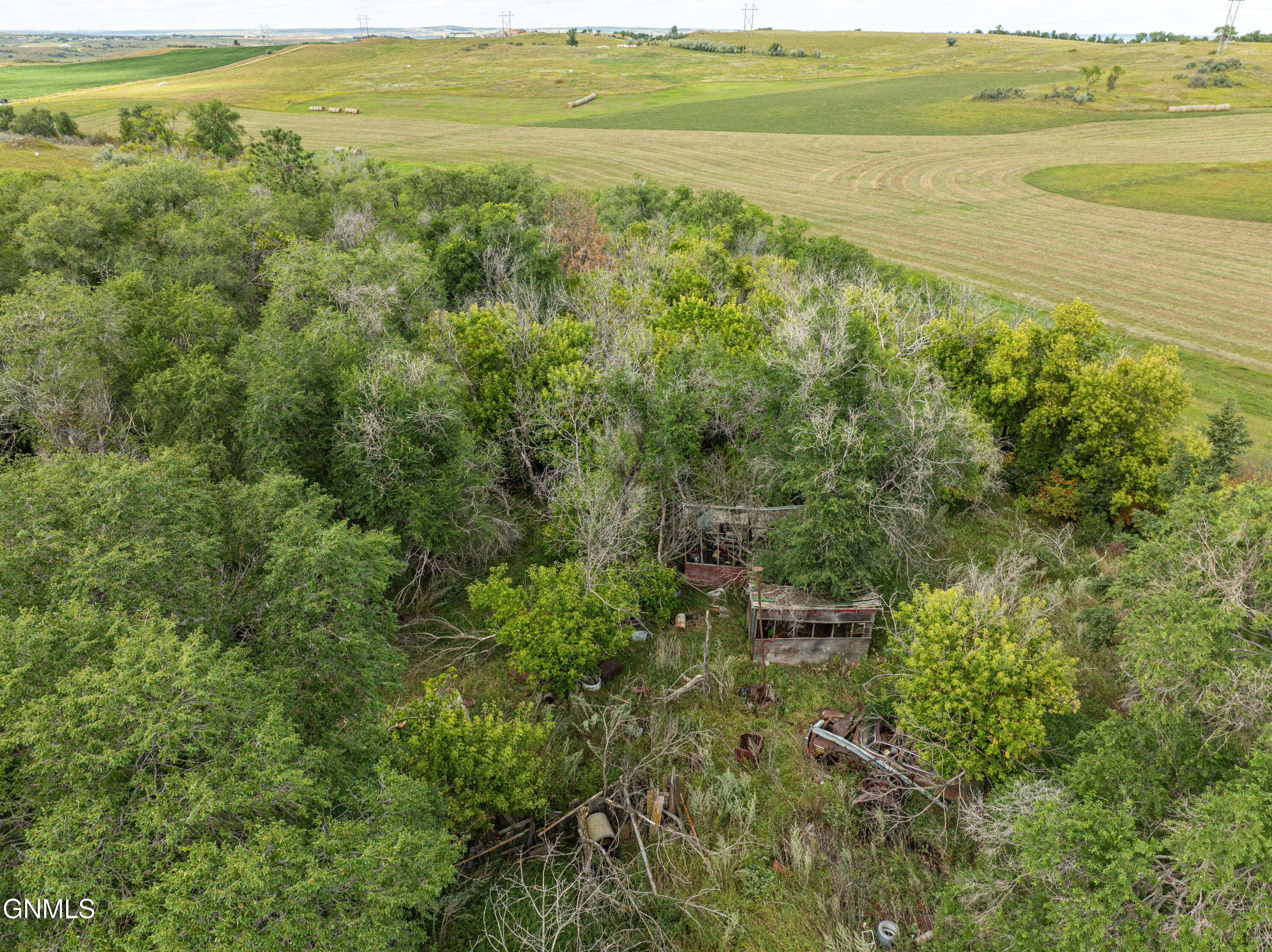 main property photo 32