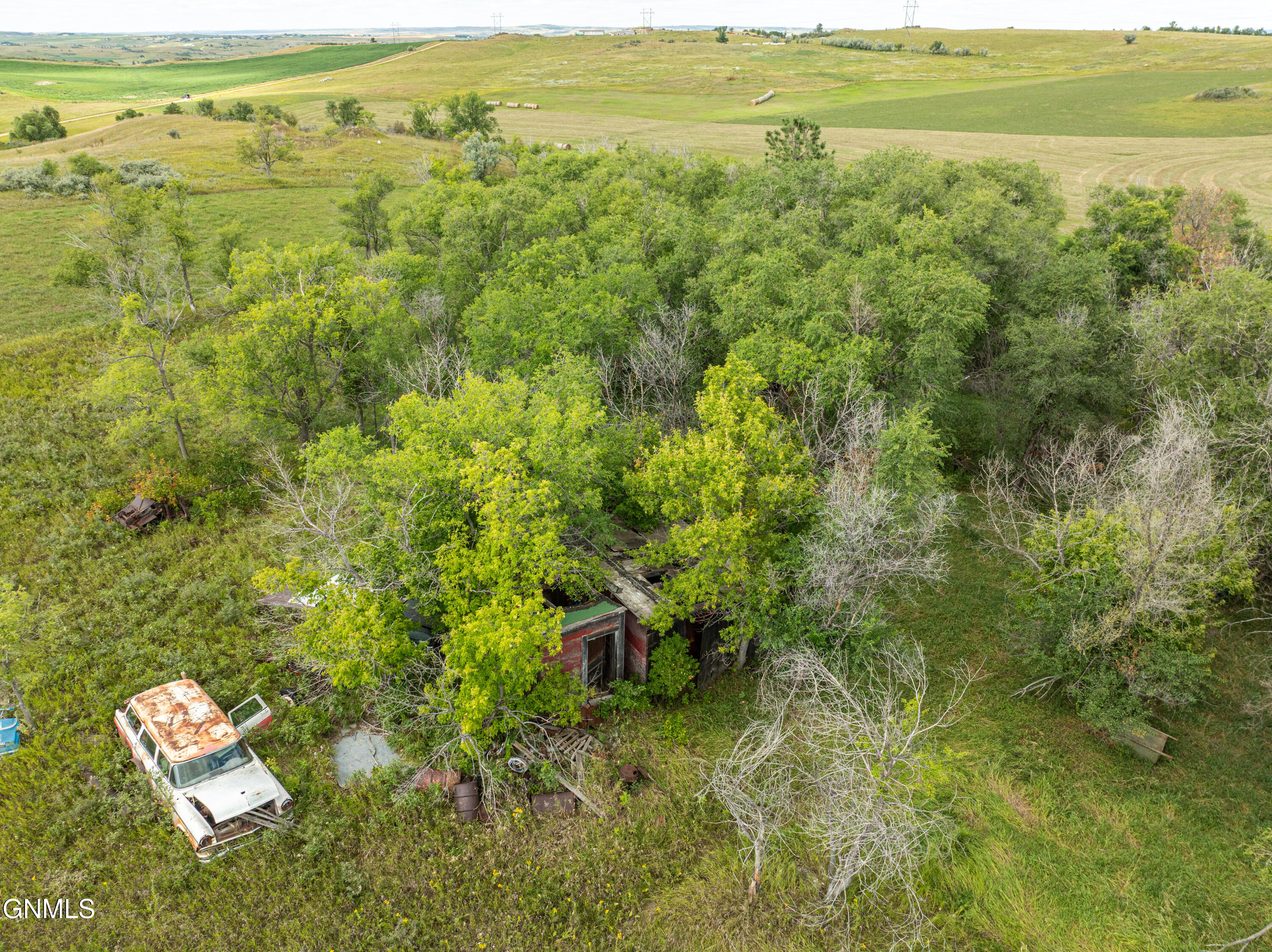 main property photo 34