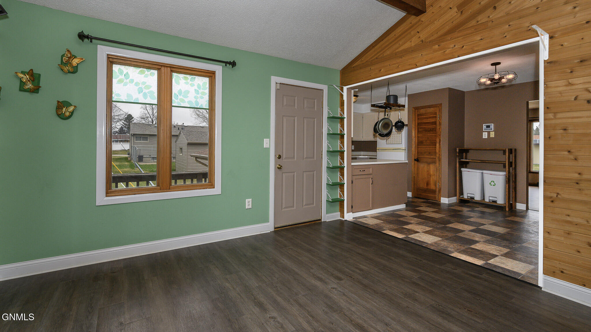 property viewer photo 15