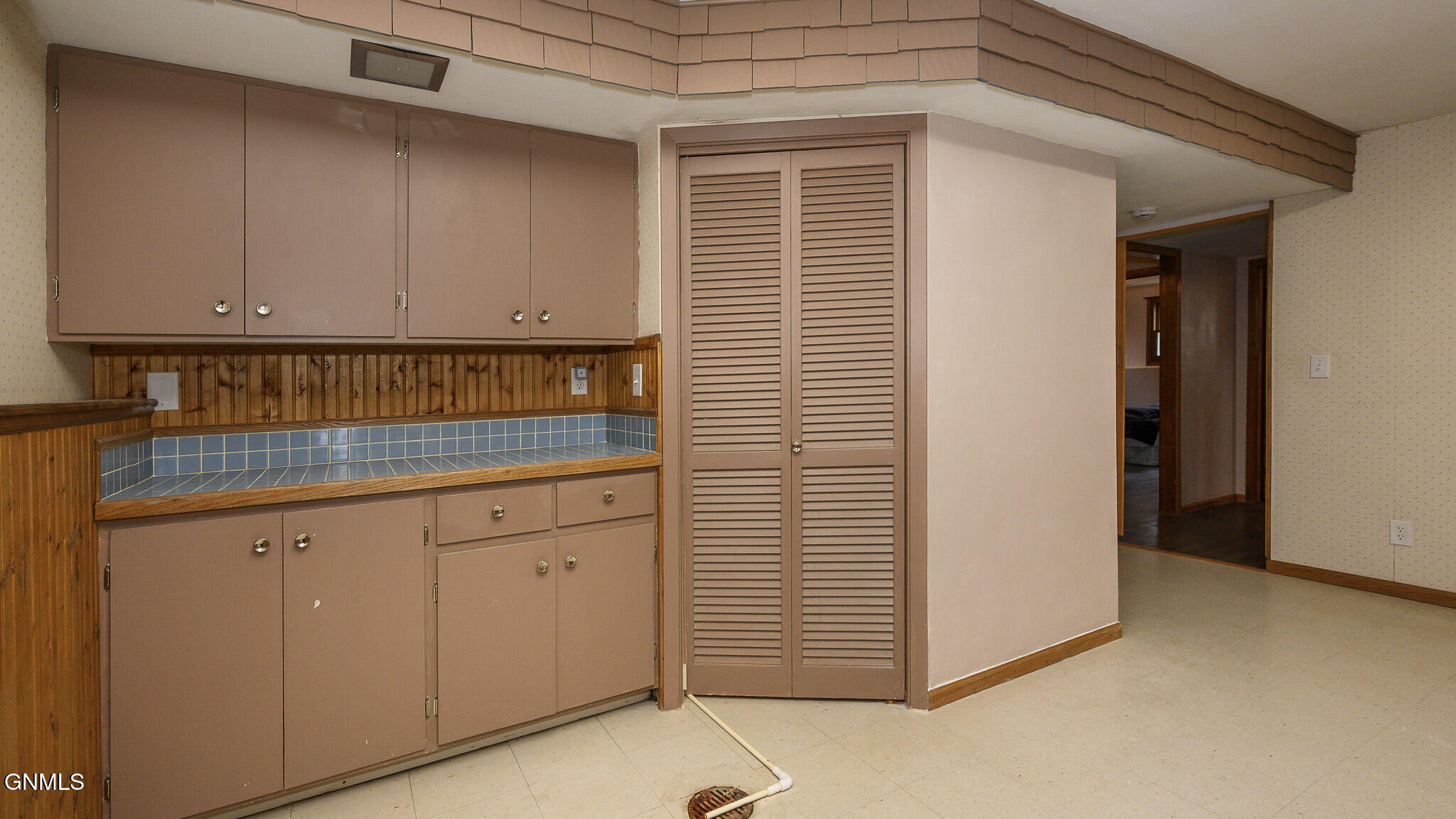 property viewer photo 36