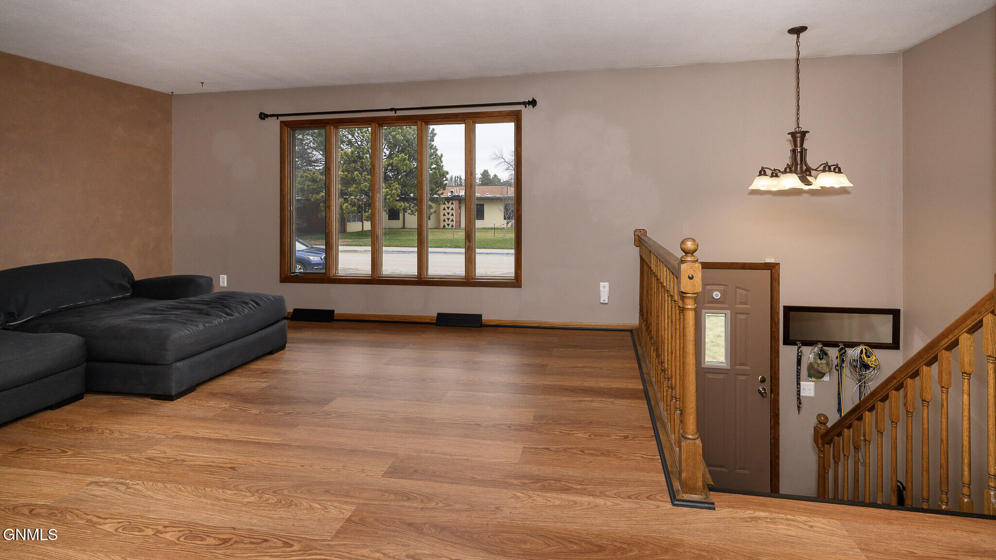 property viewer photo 7