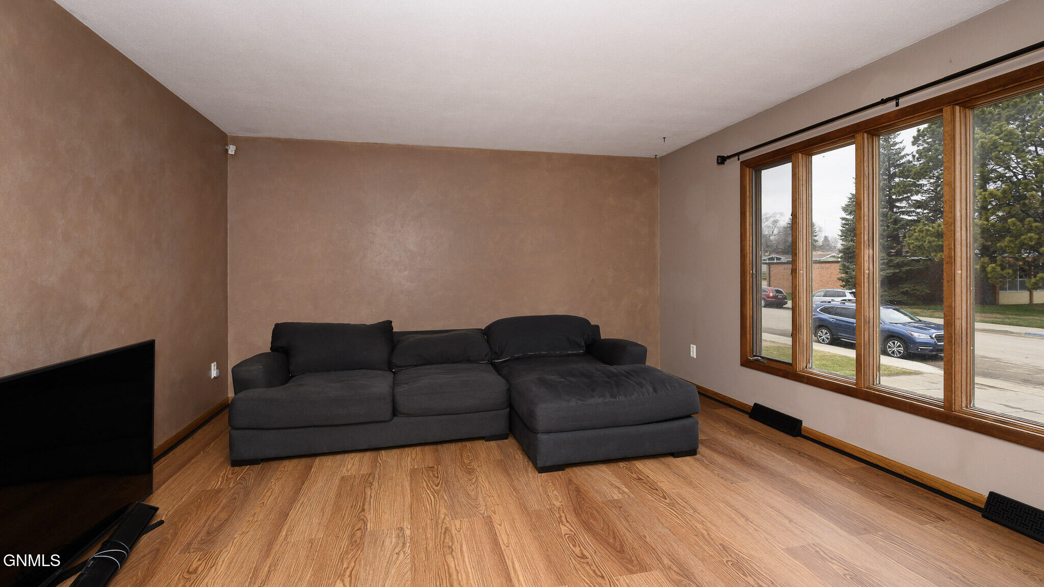 property viewer photo 8