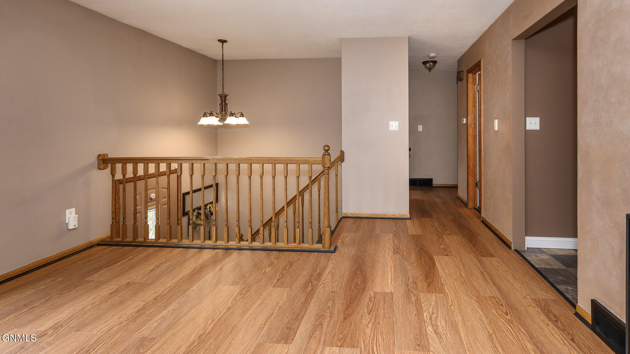 property viewer photo 9