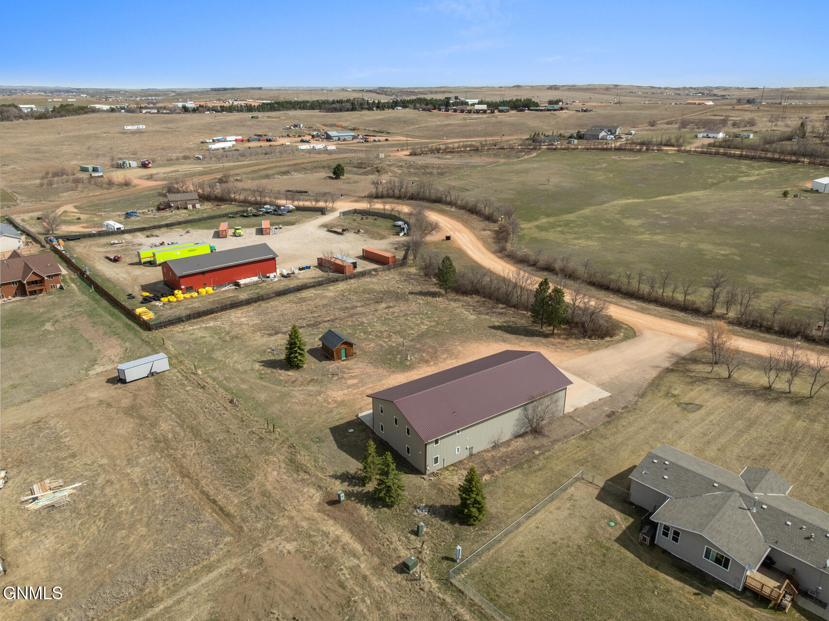main property photo 10