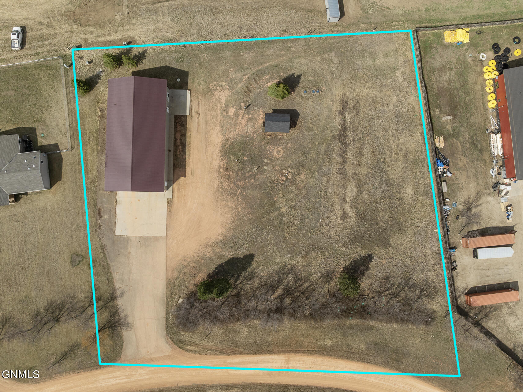 main property photo 38