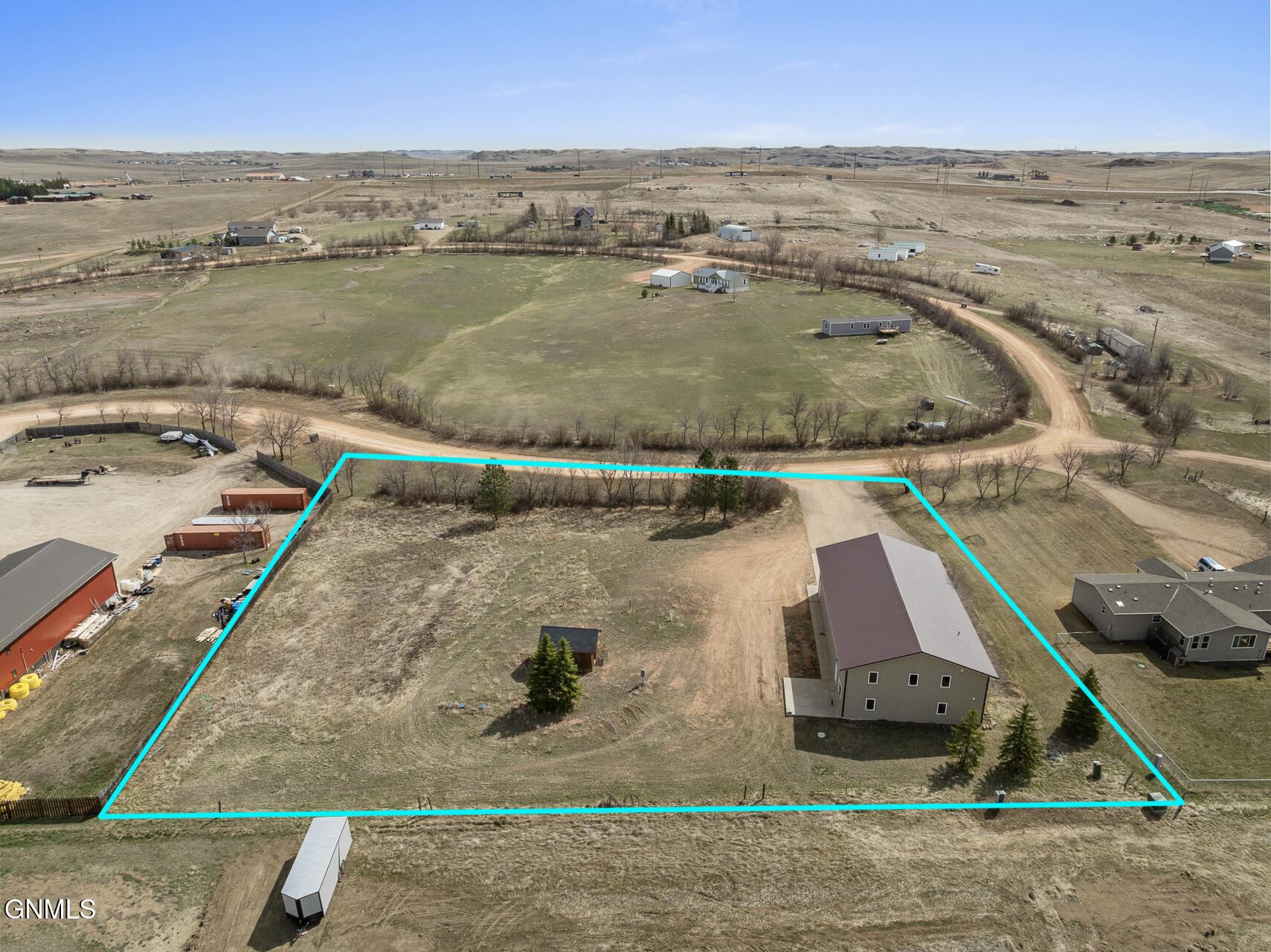 main property photo 40