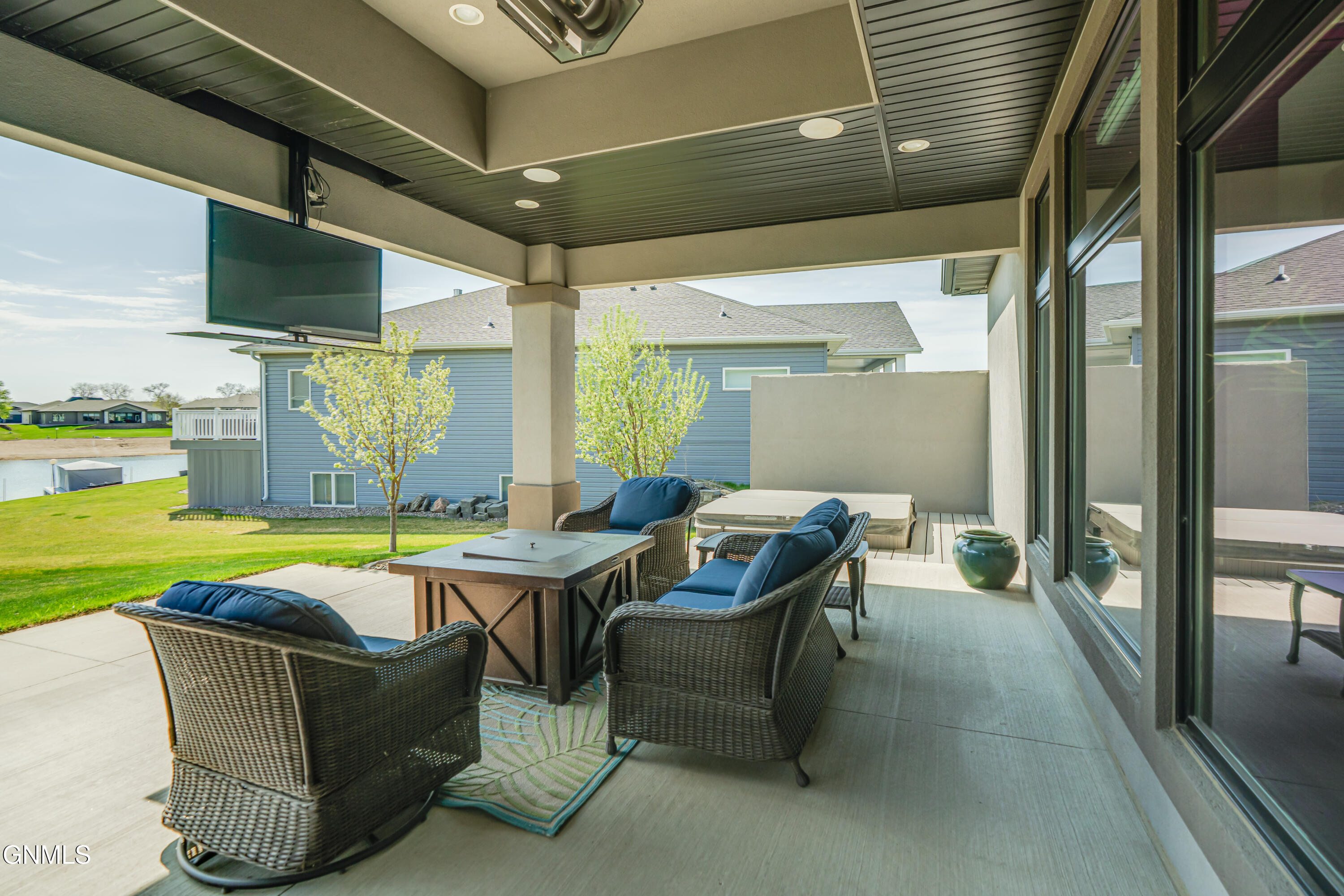 main property photo 59
