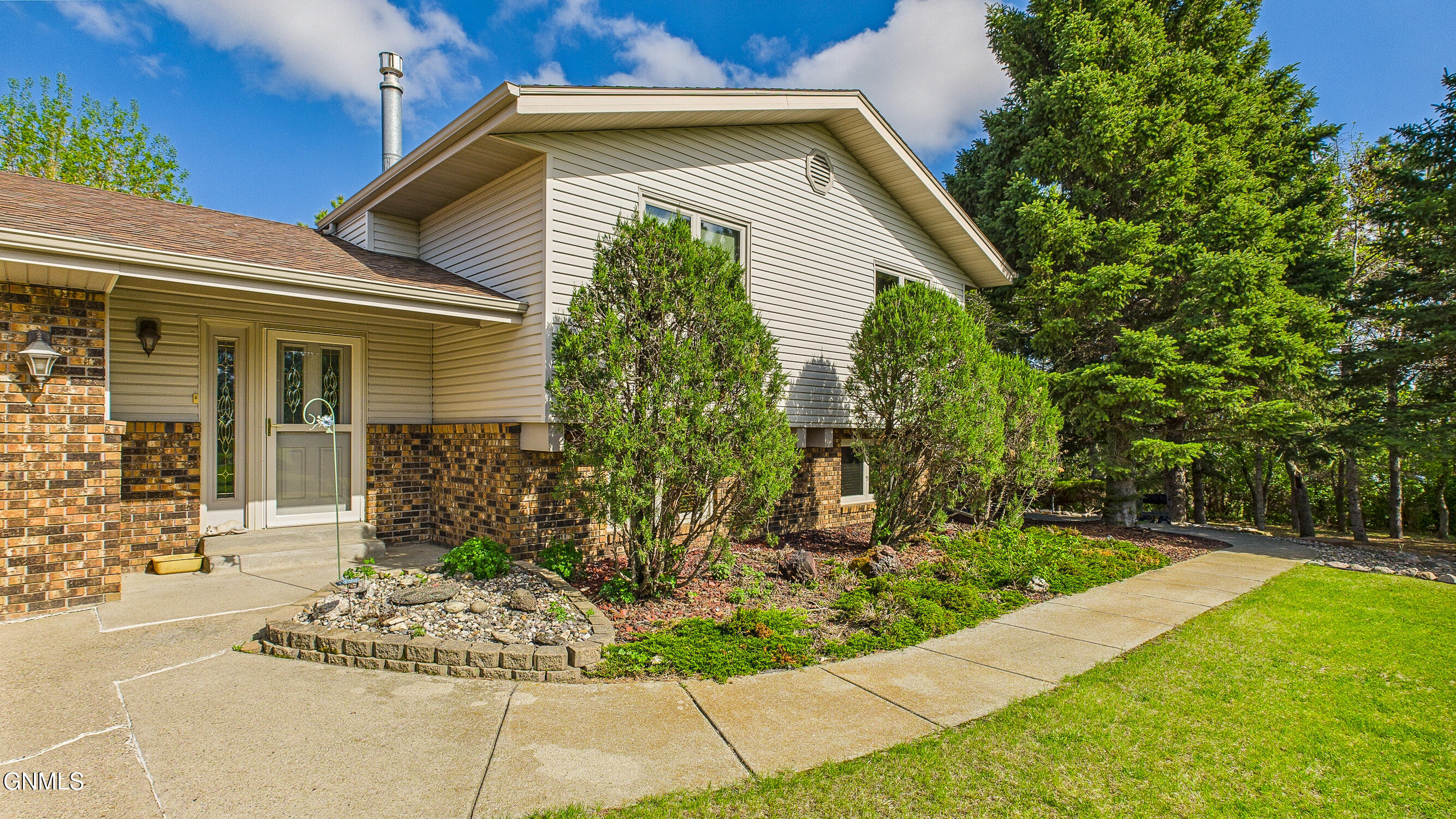 main property photo 12