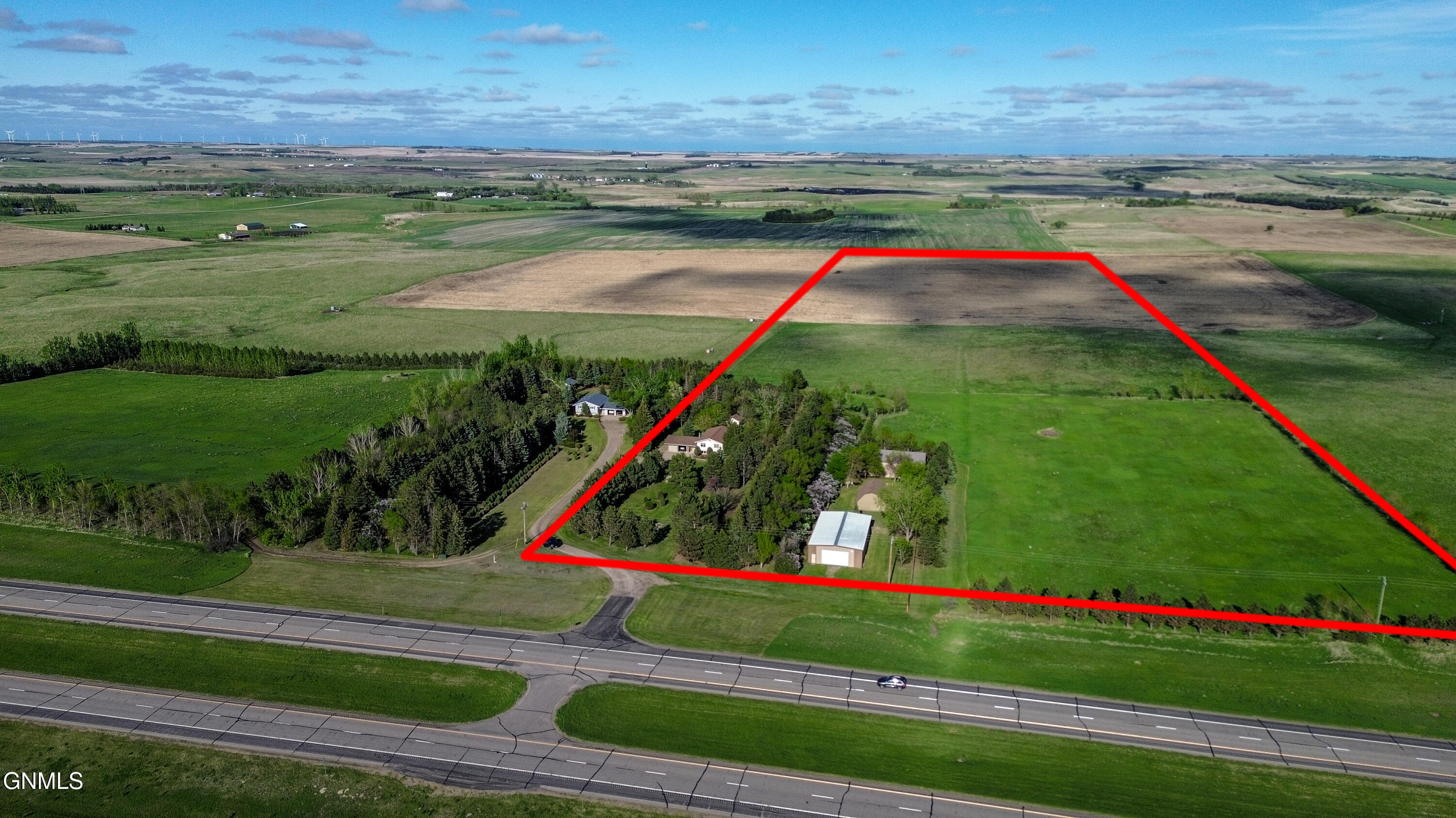 main property photo 3