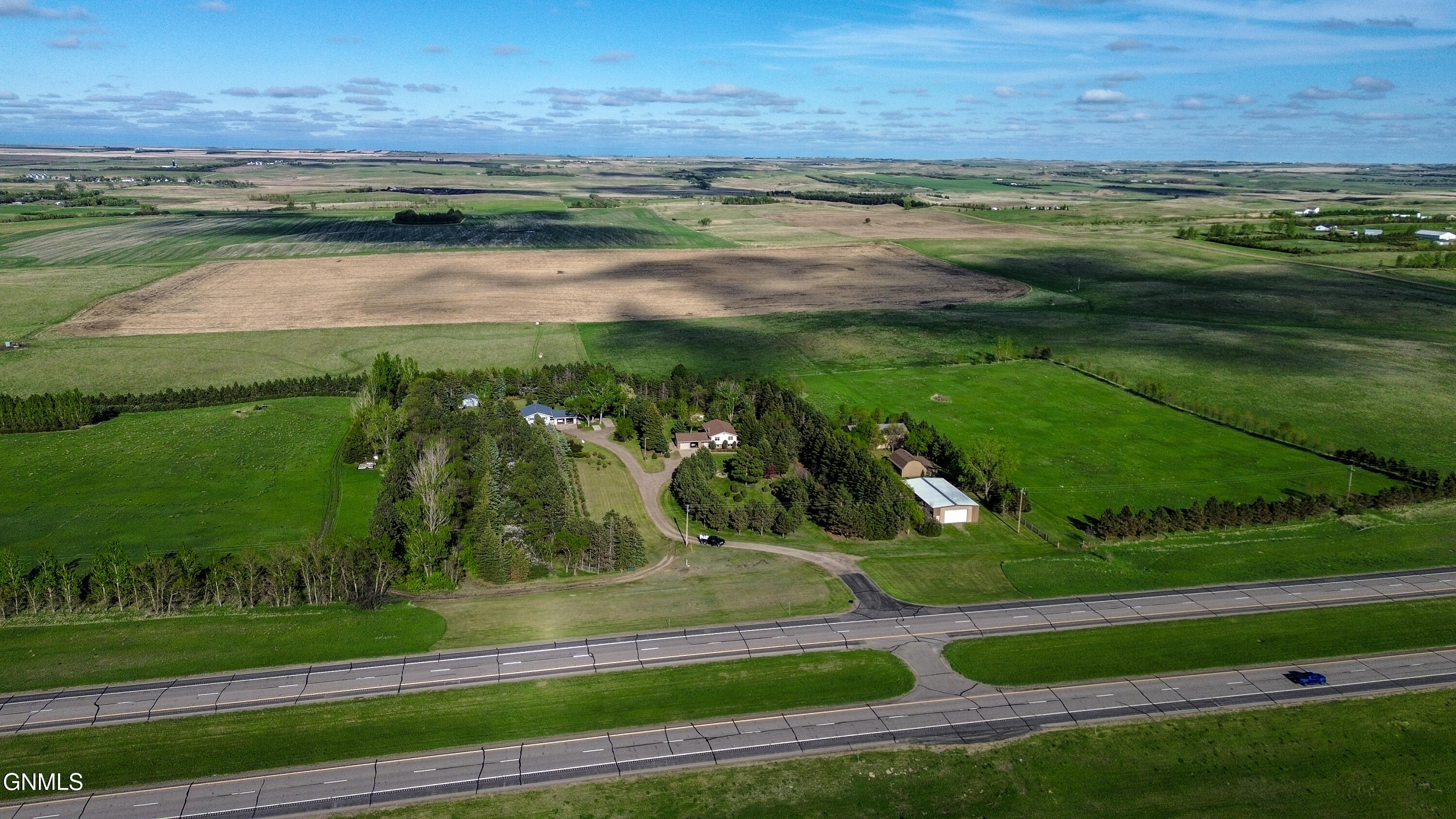 main property photo 5