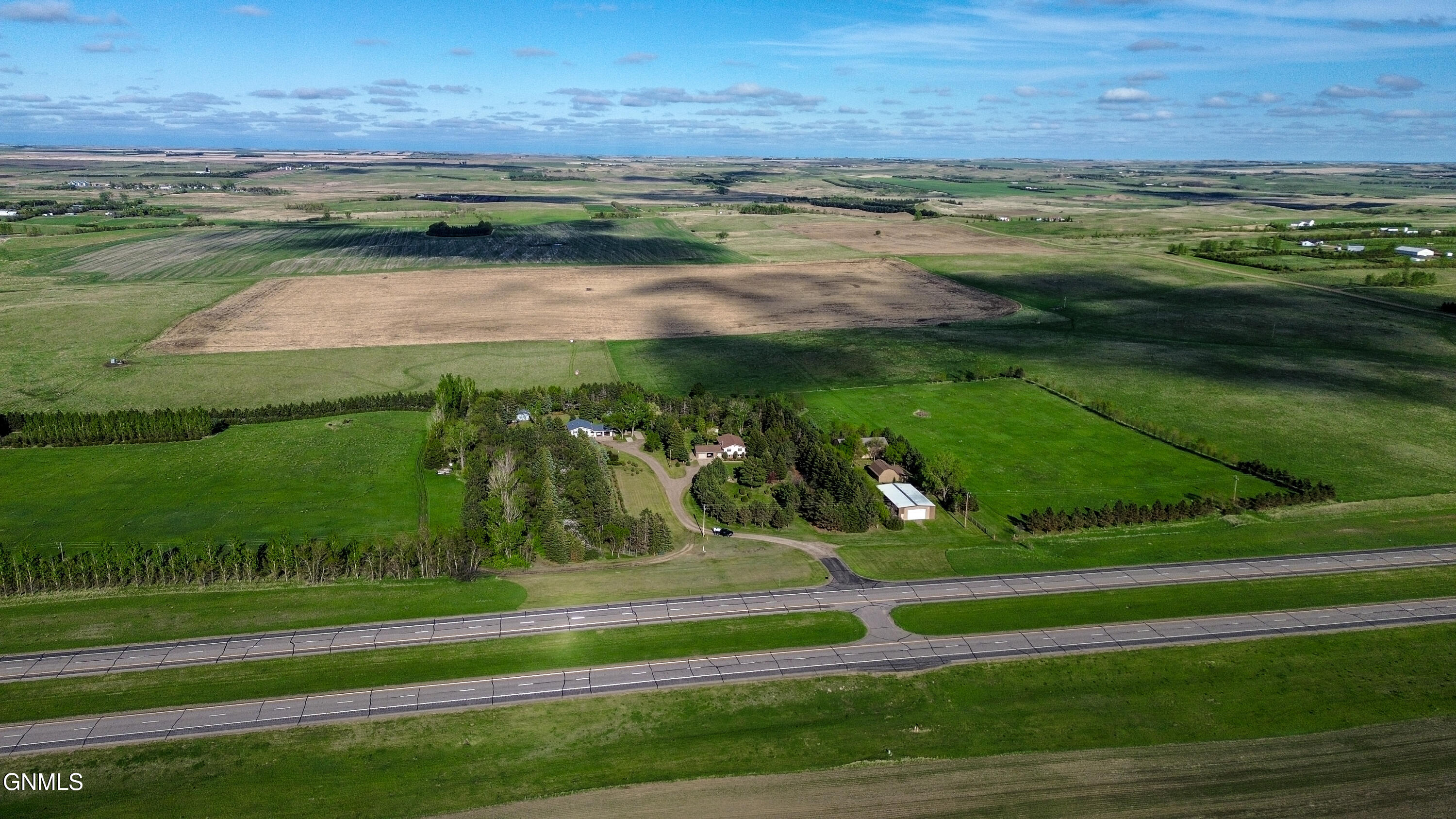 main property photo 6