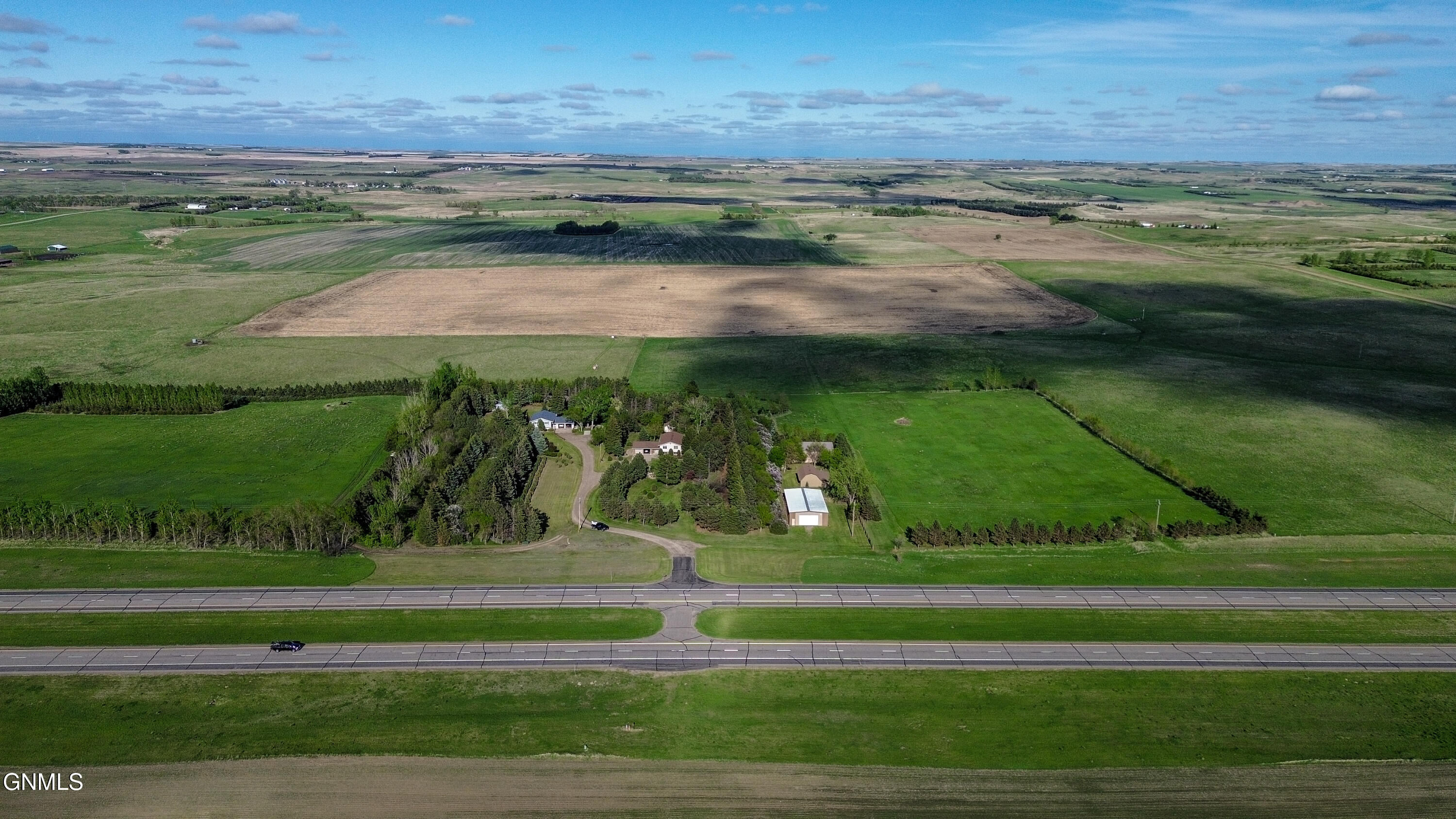 main property photo 7