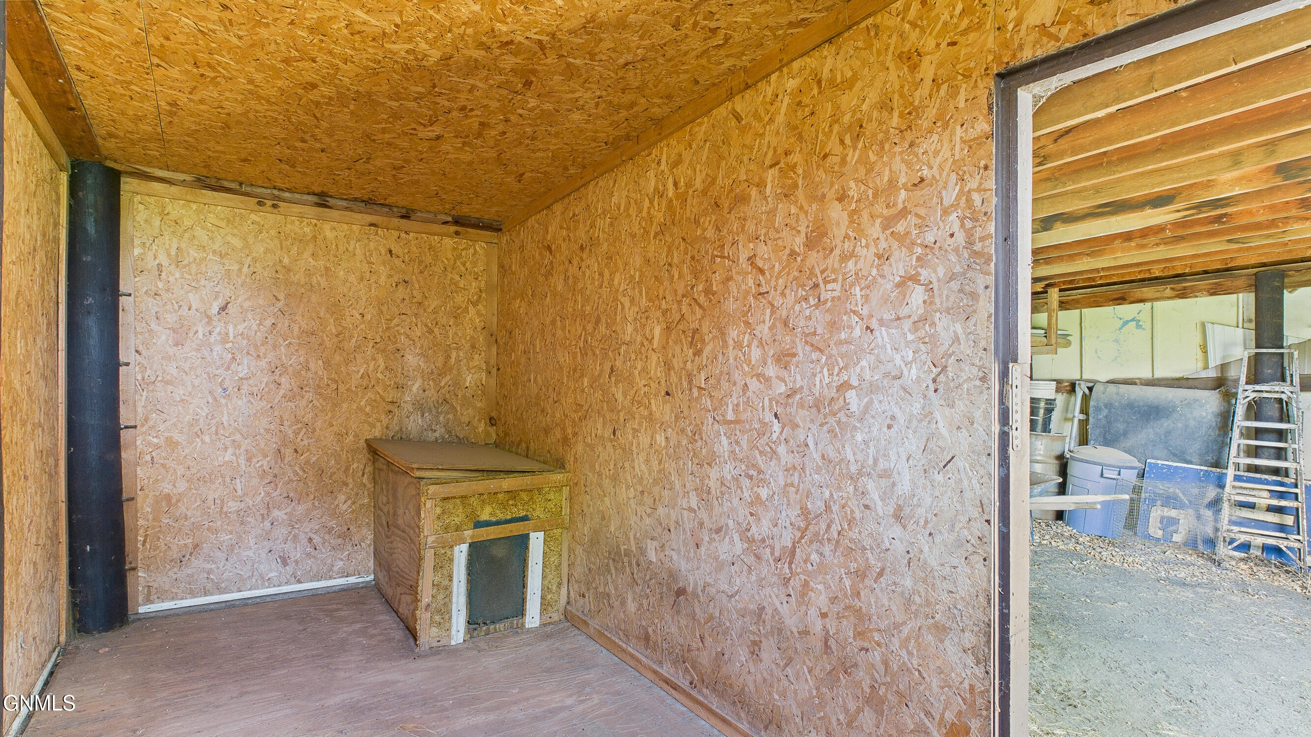 main property photo 74
