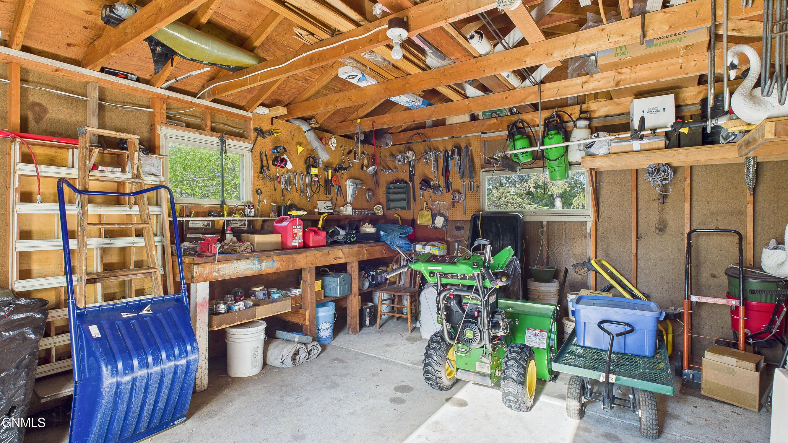 main property photo 78