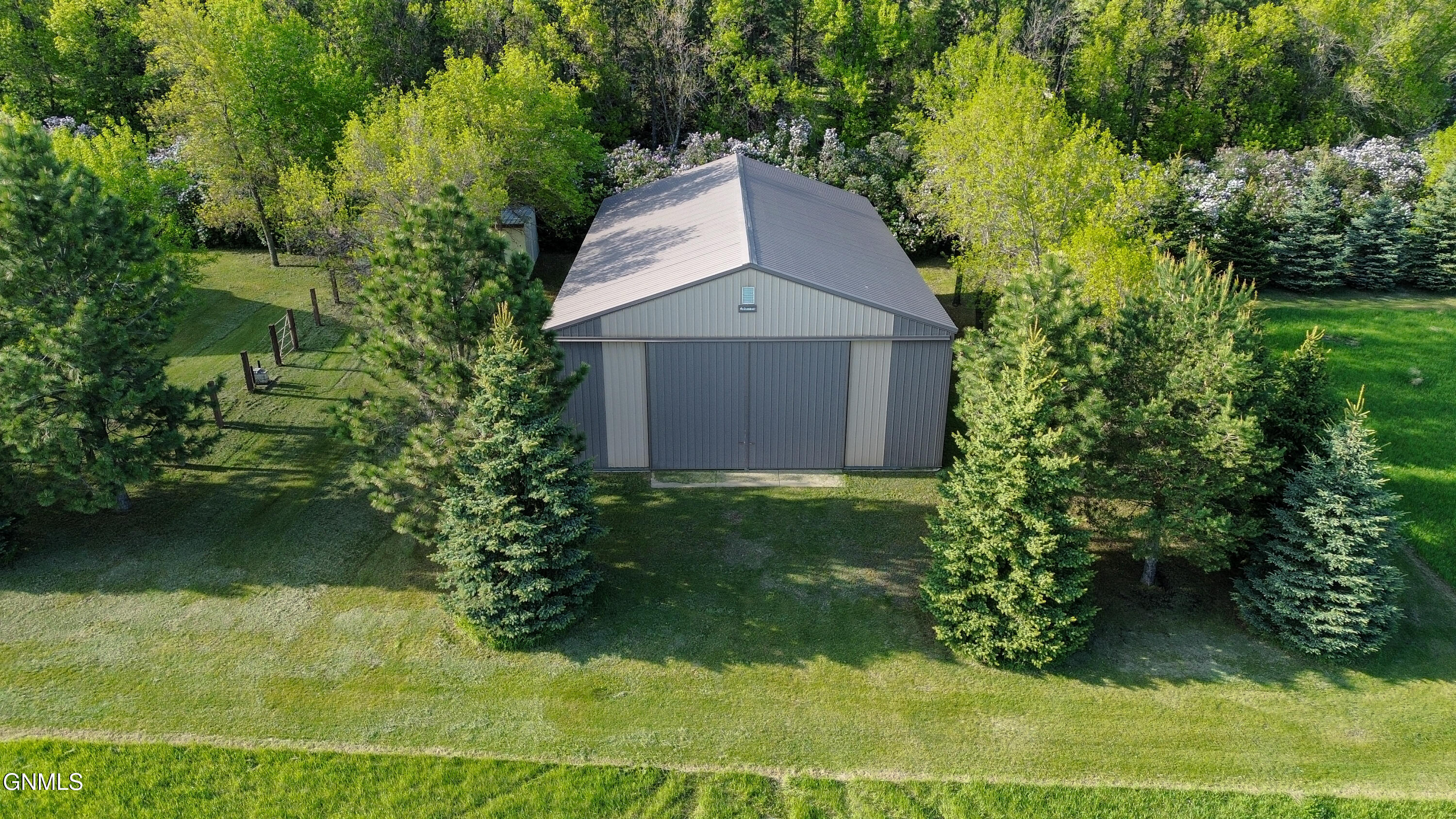main property photo 90