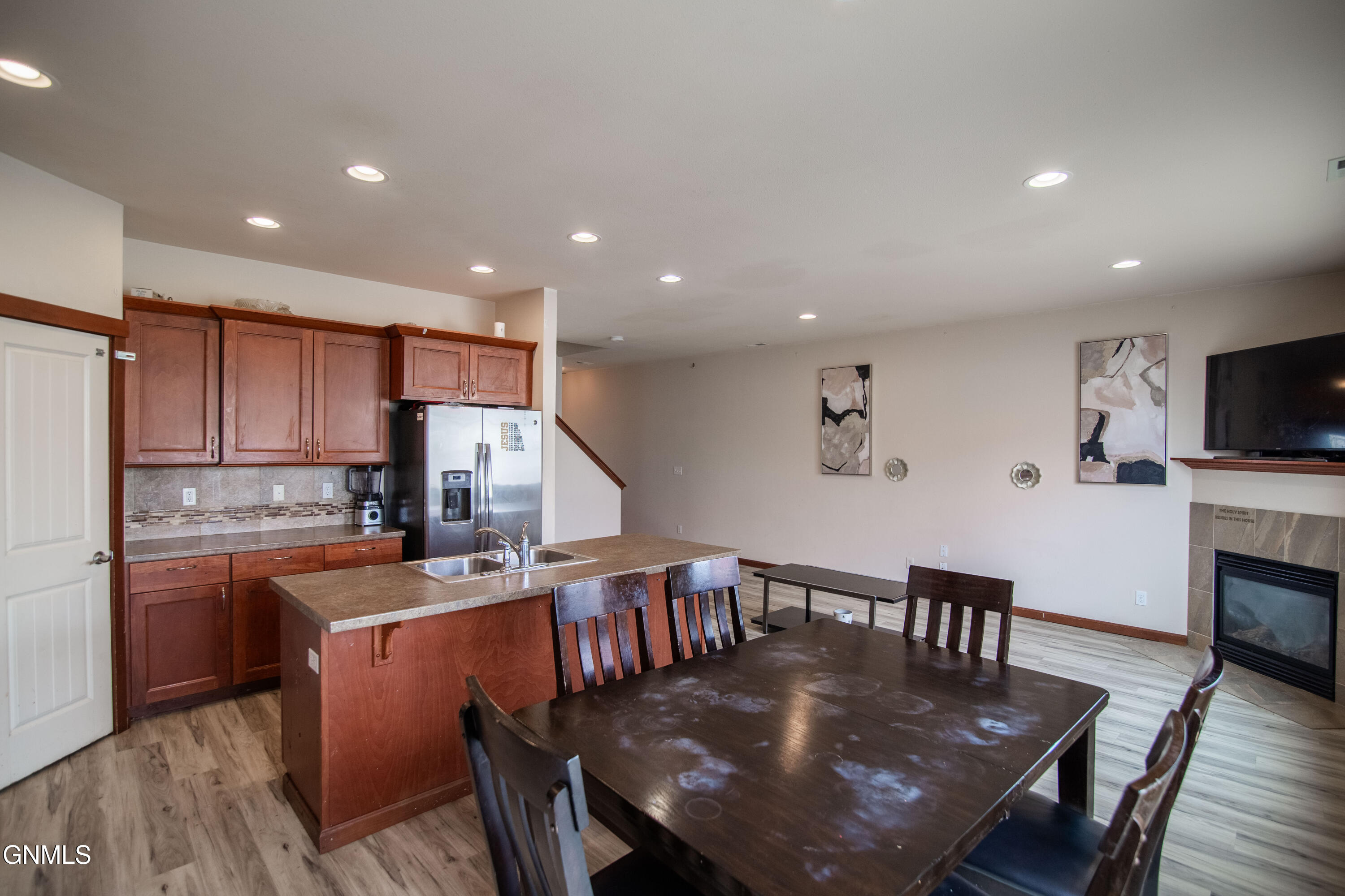 property viewer photo 13
