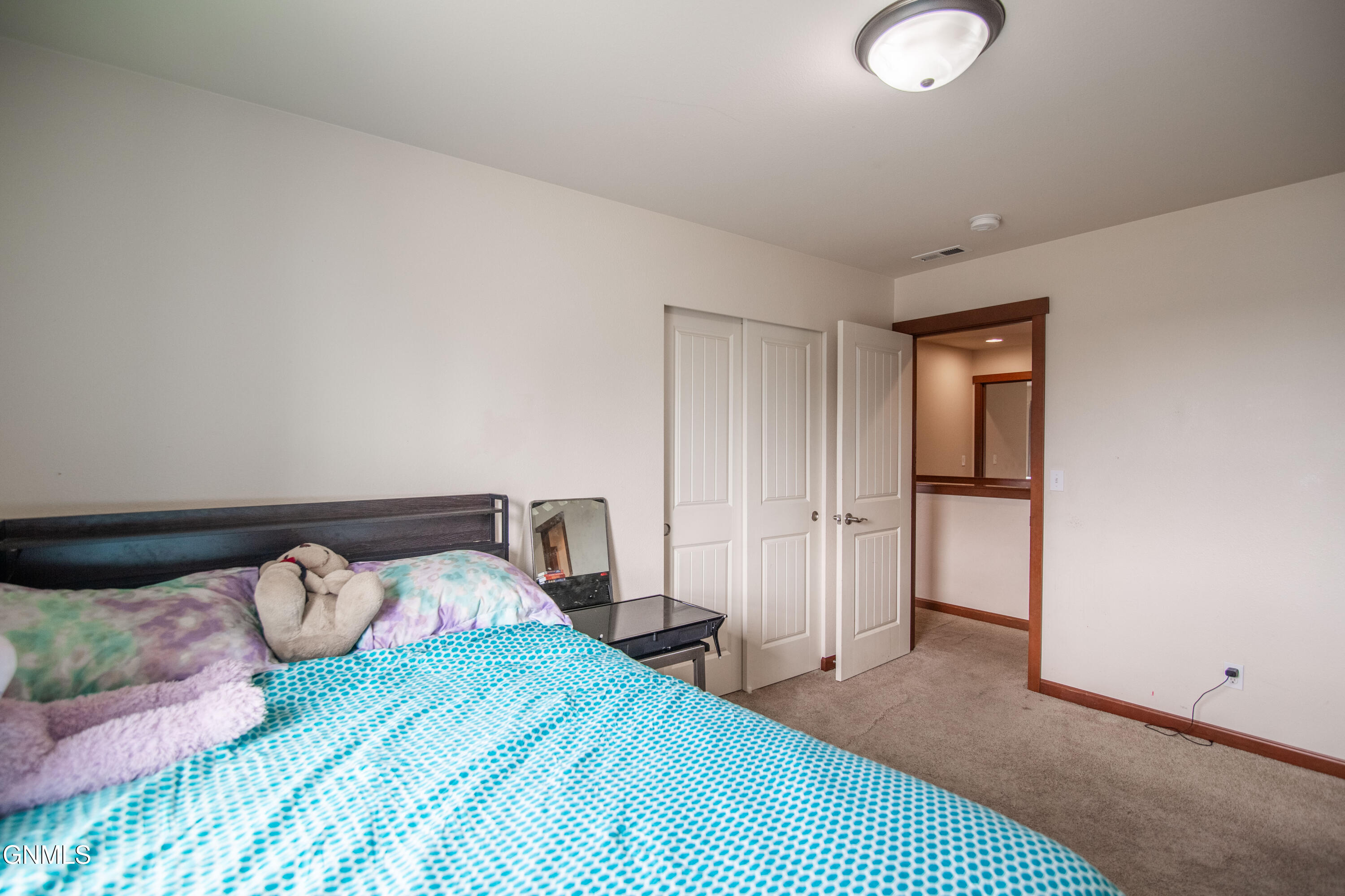 property viewer photo 16