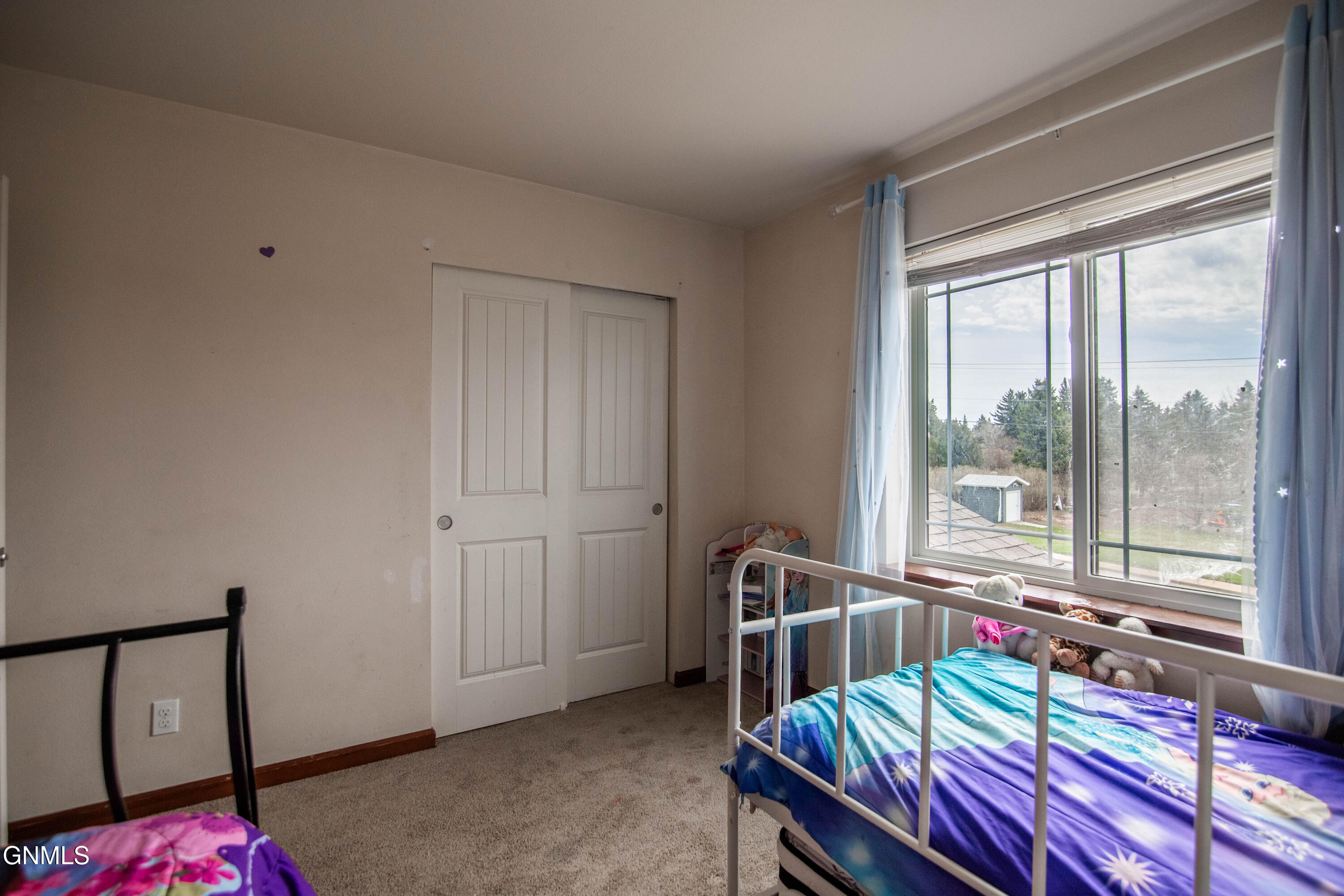 property viewer photo 18