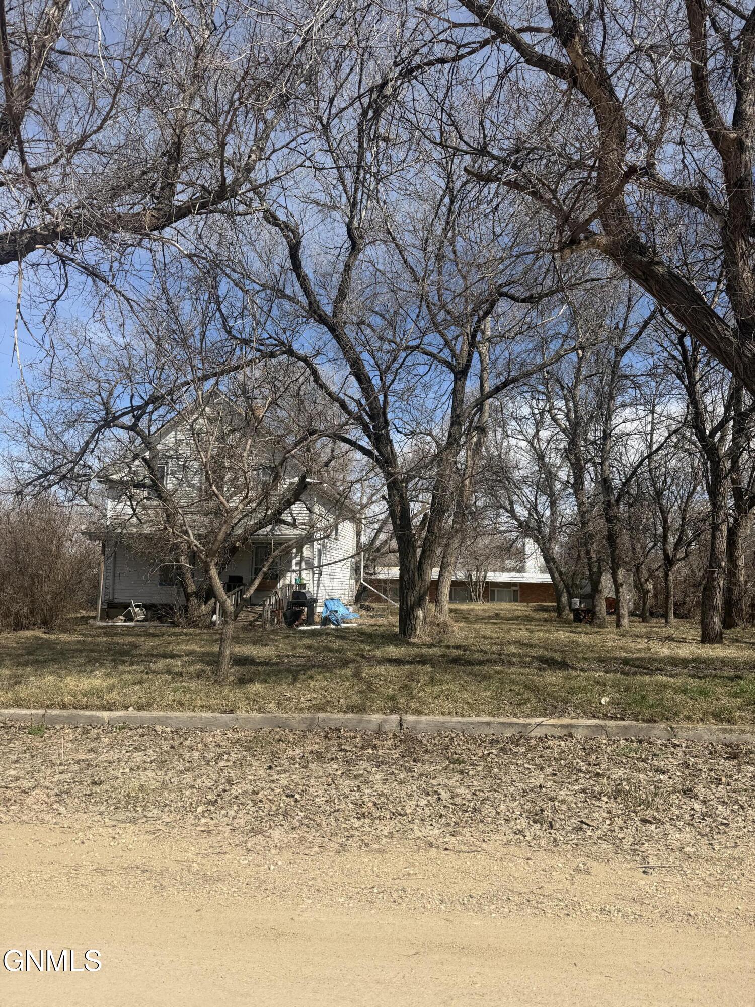 main property photo 13