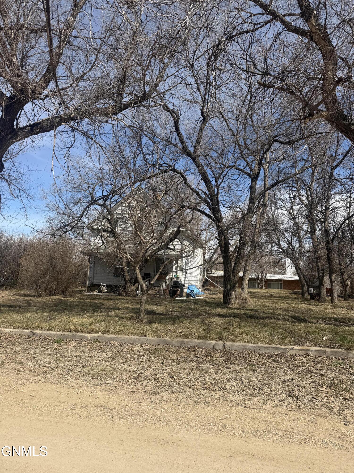 main property photo 14