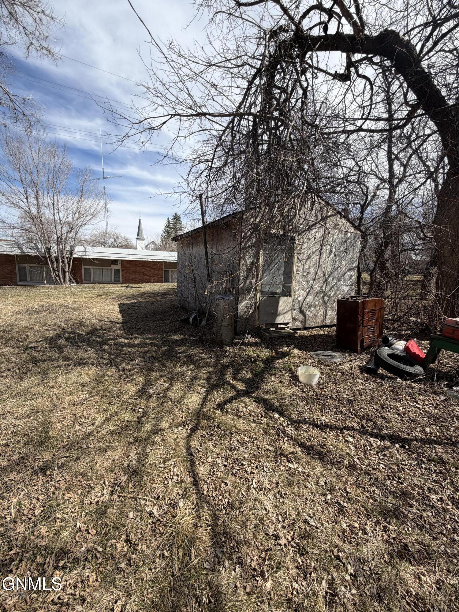 main property photo 17