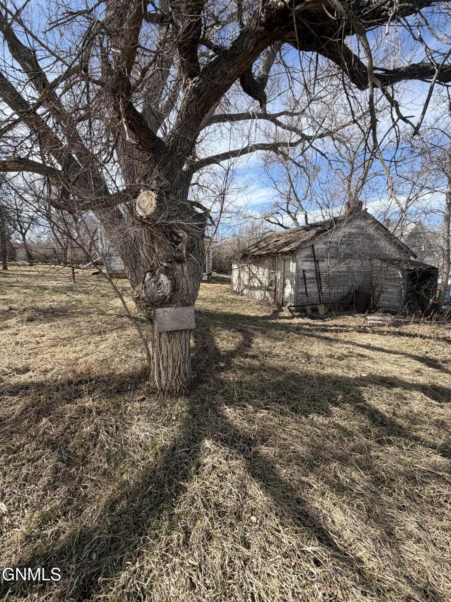 main property photo 19