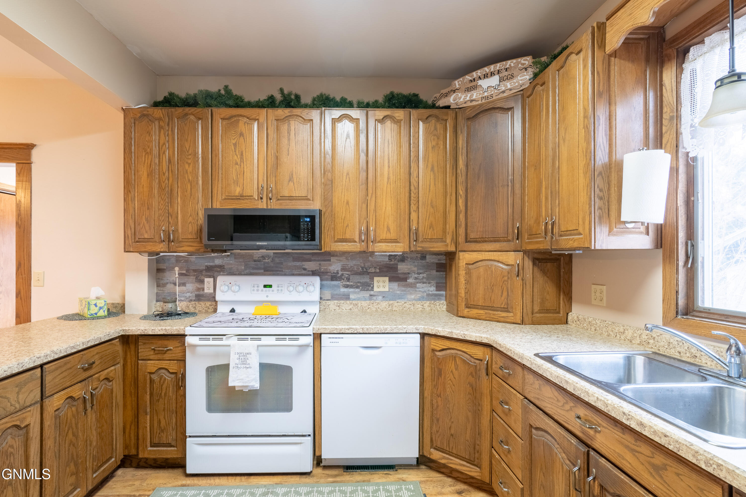 property viewer photo 10