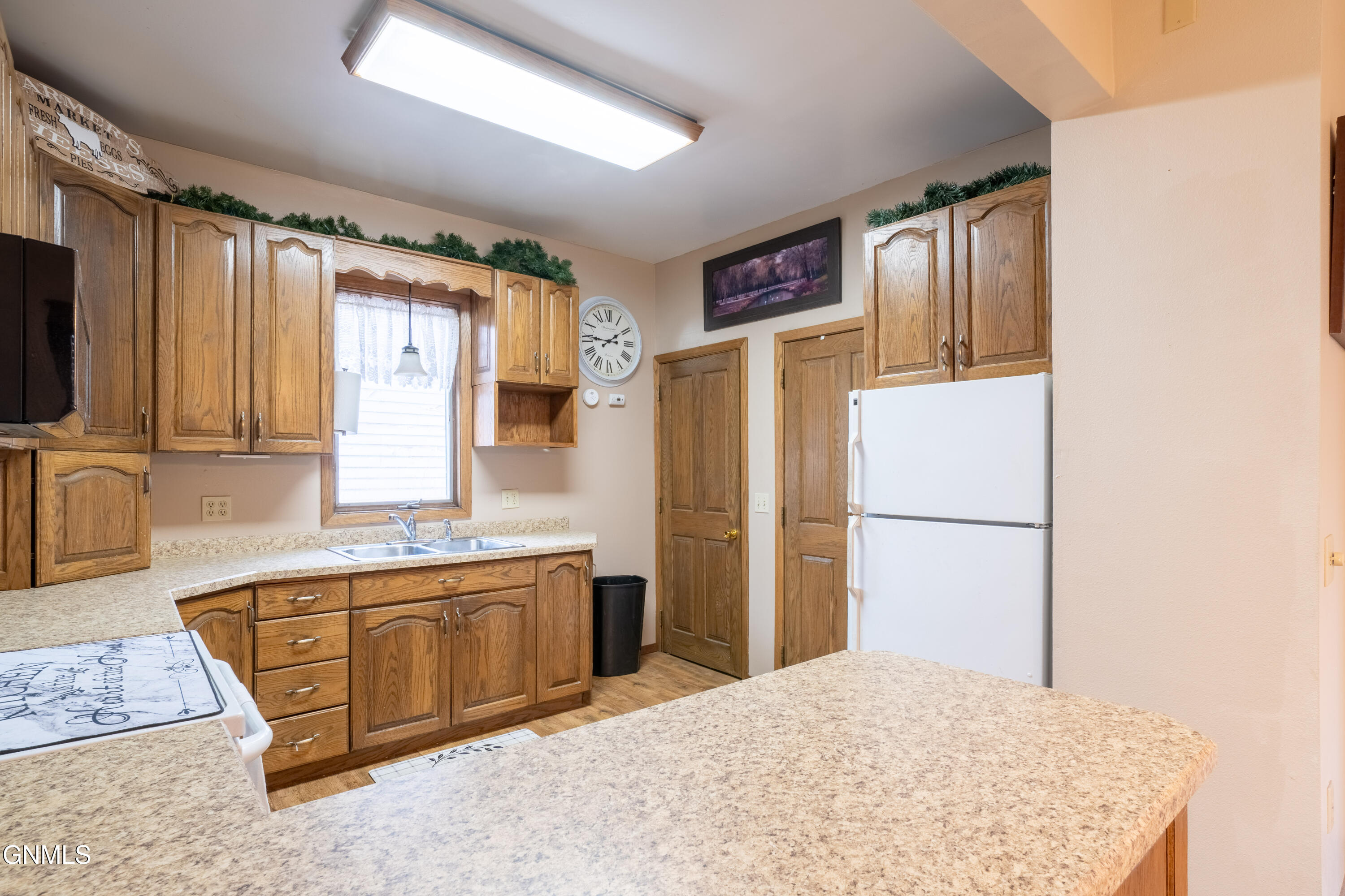 property viewer photo 9