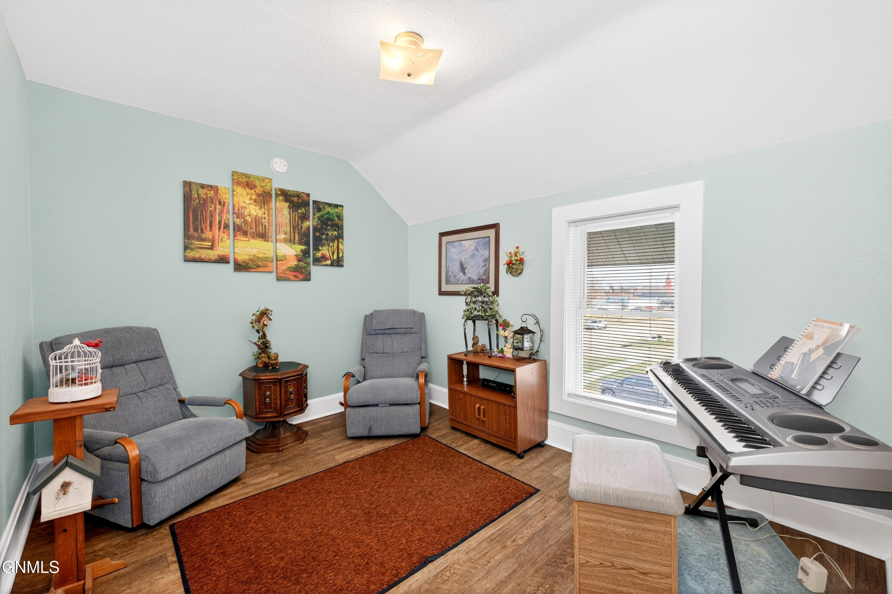 main property photo 25