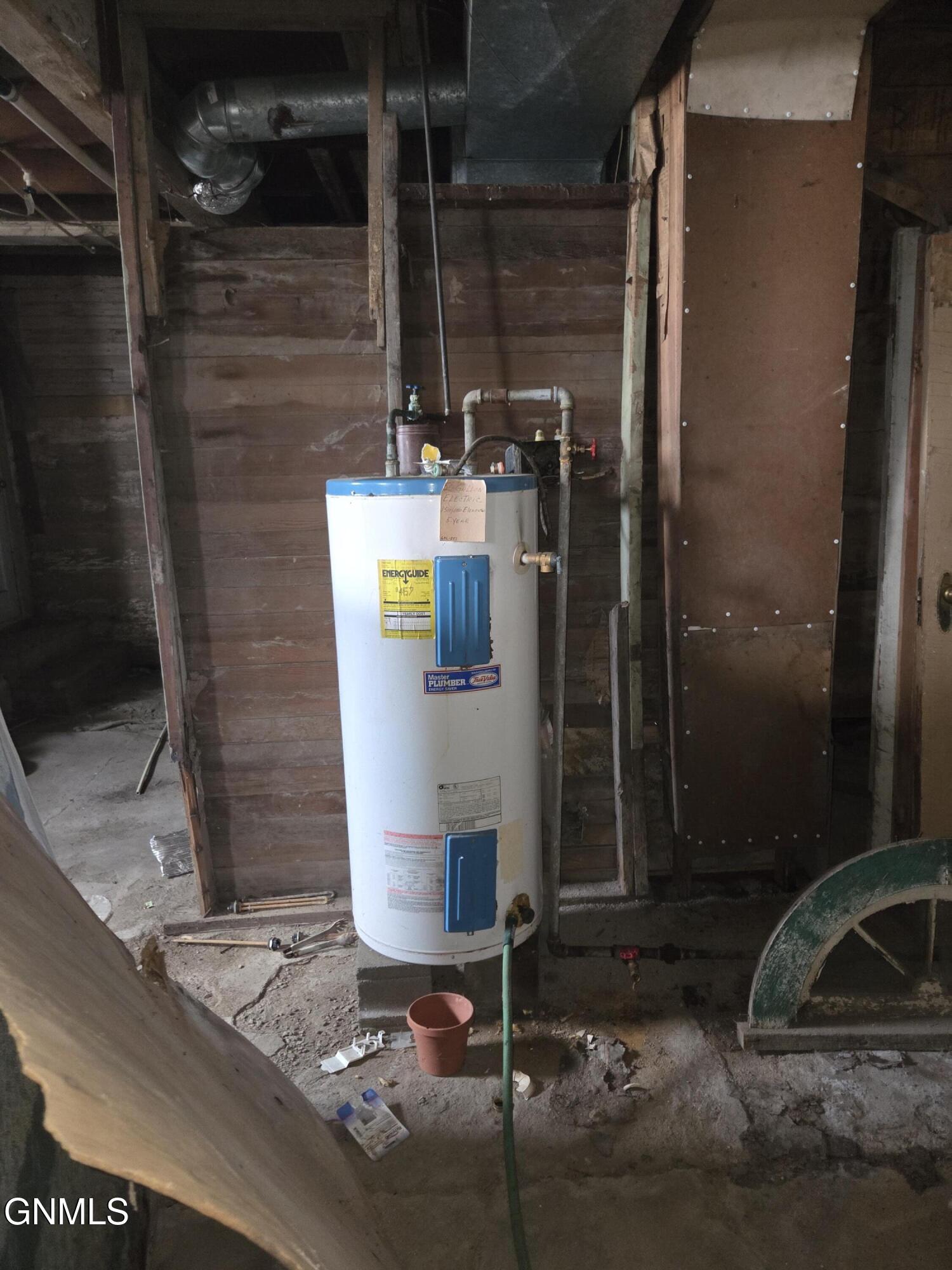 main property photo 16