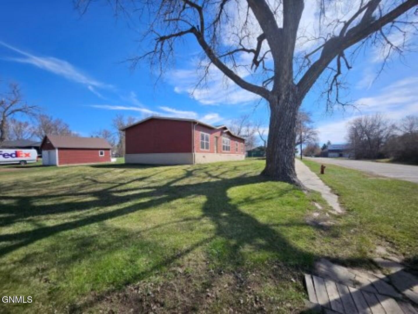 main property photo 44
