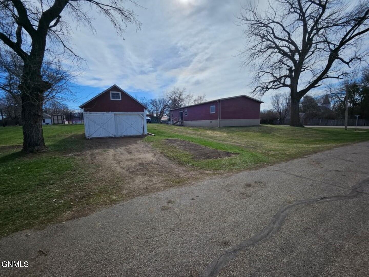 main property photo 46