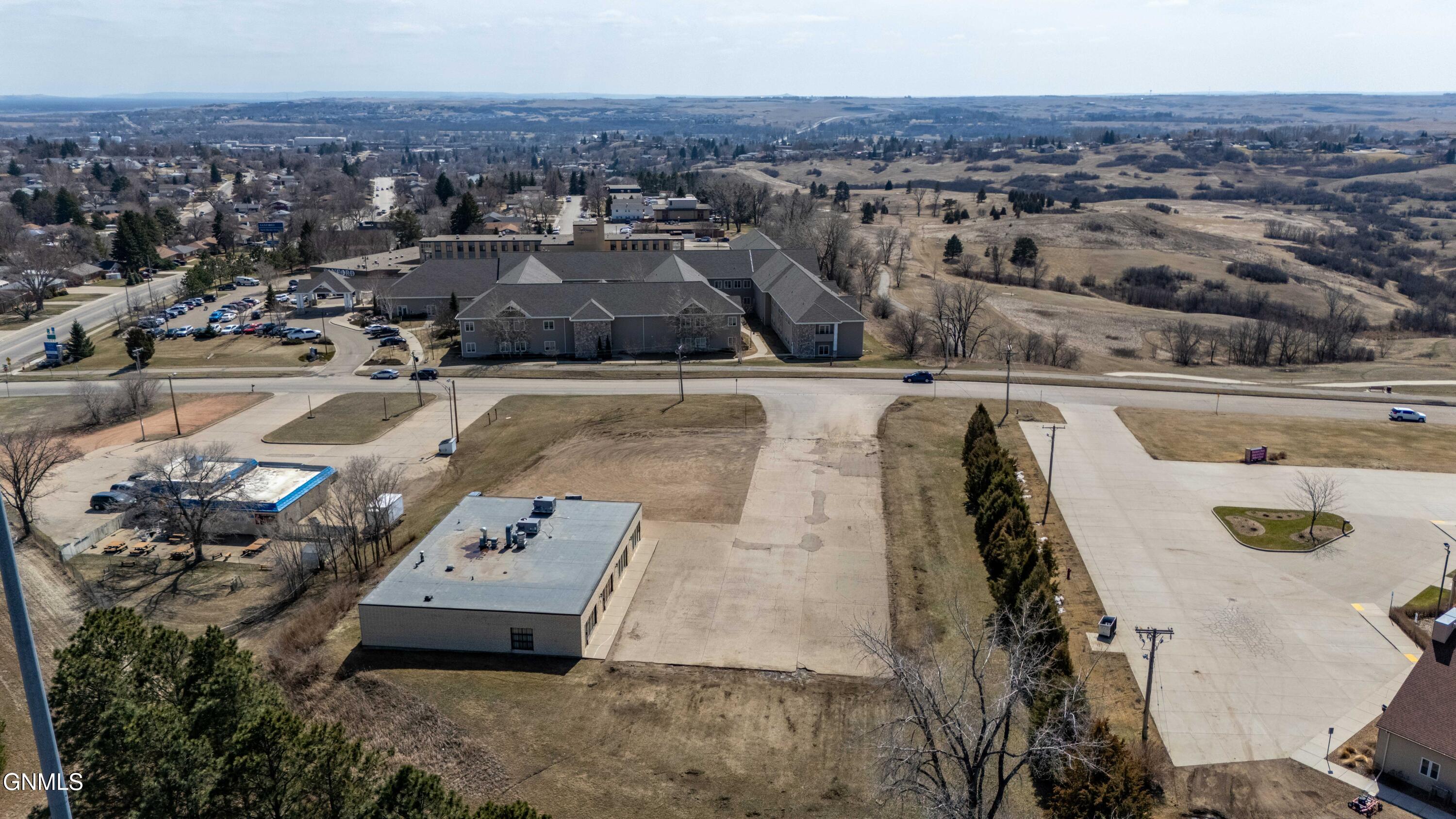main property photo 14