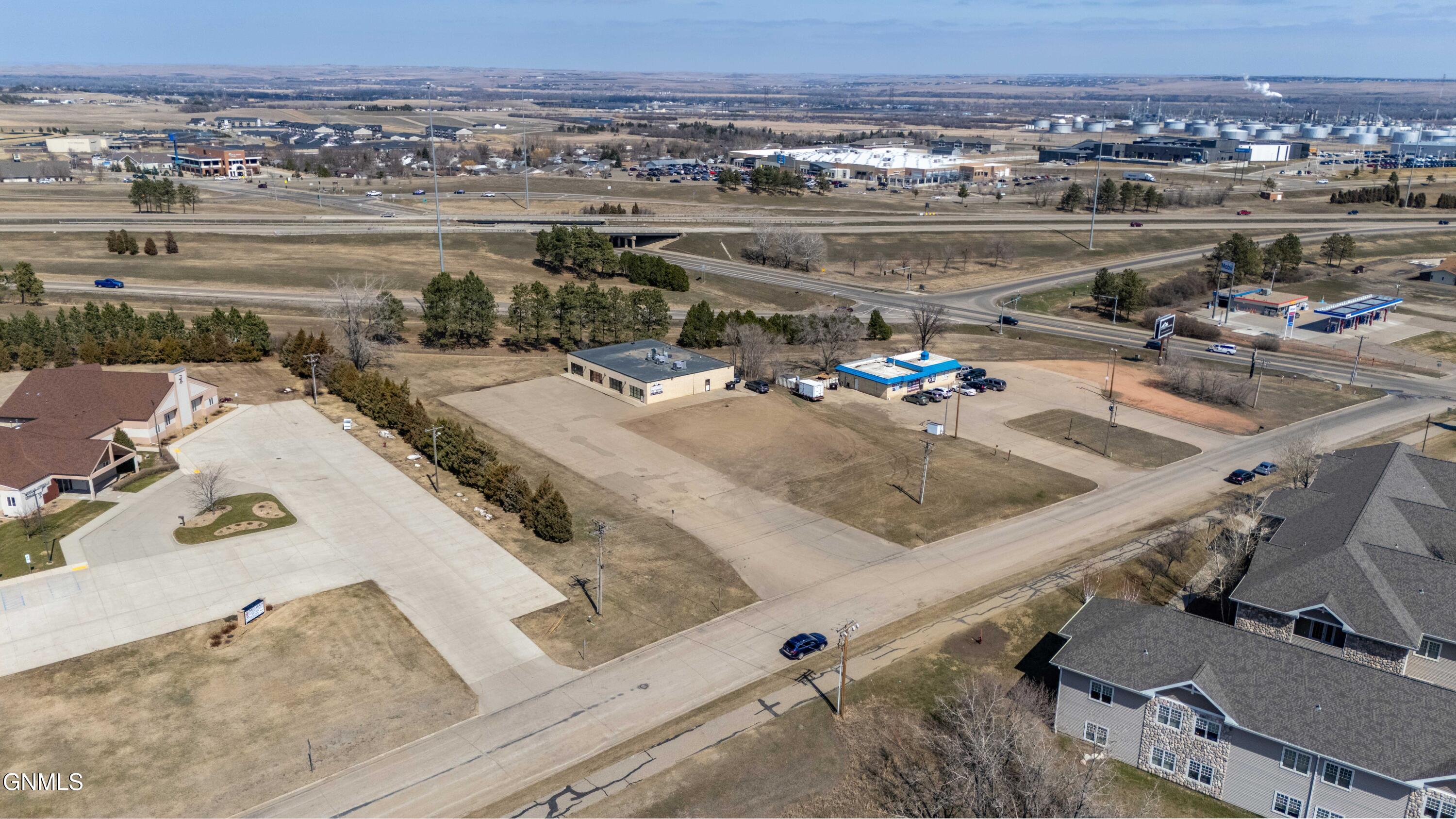 main property photo 15