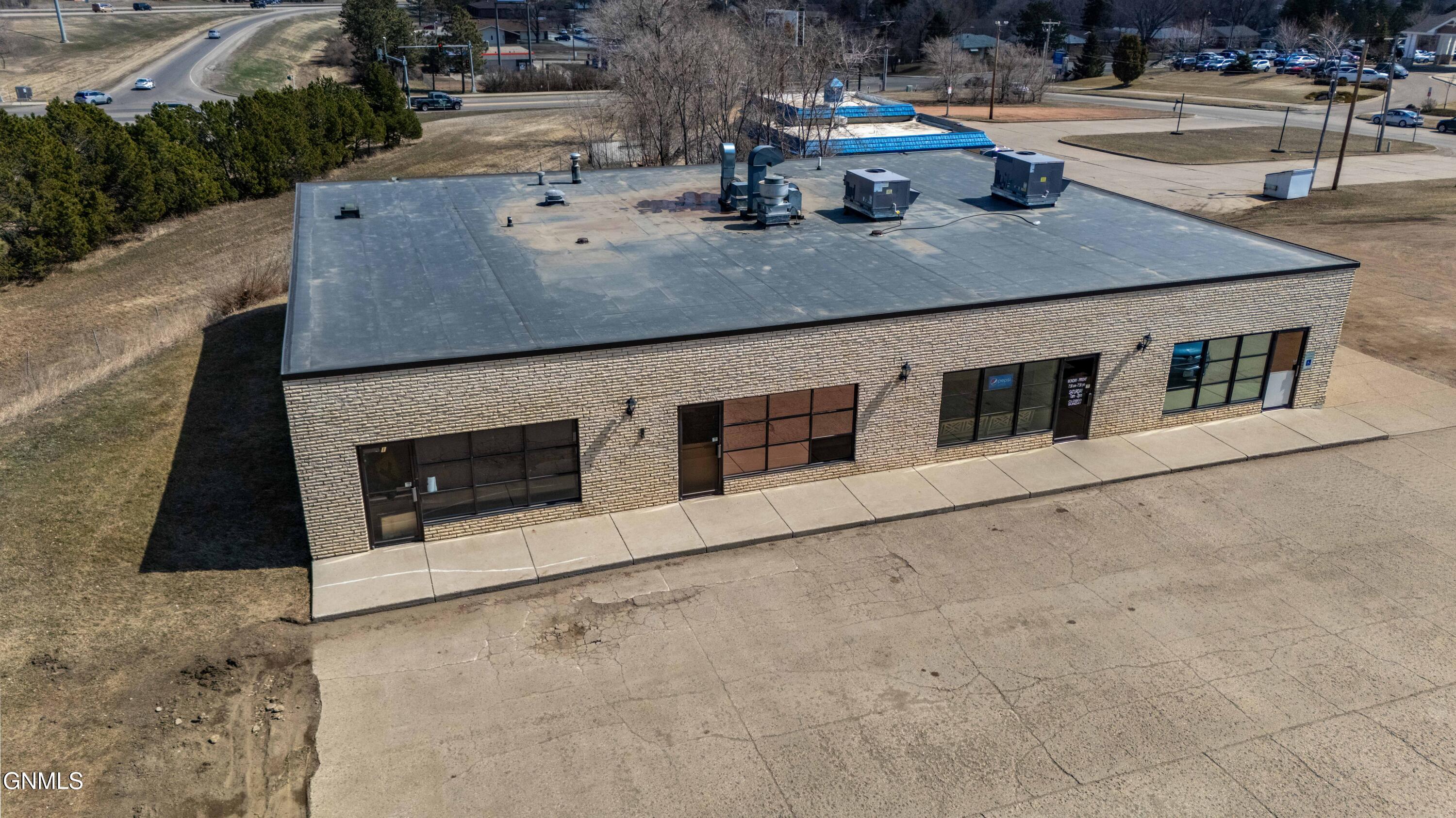 main property photo 4
