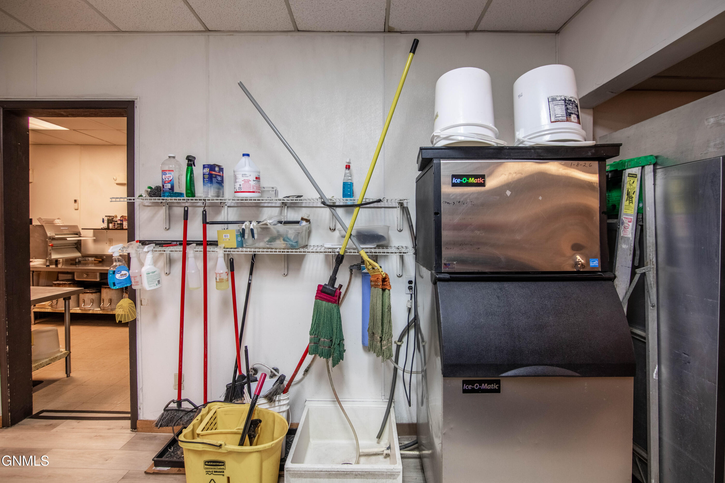 main property photo 41