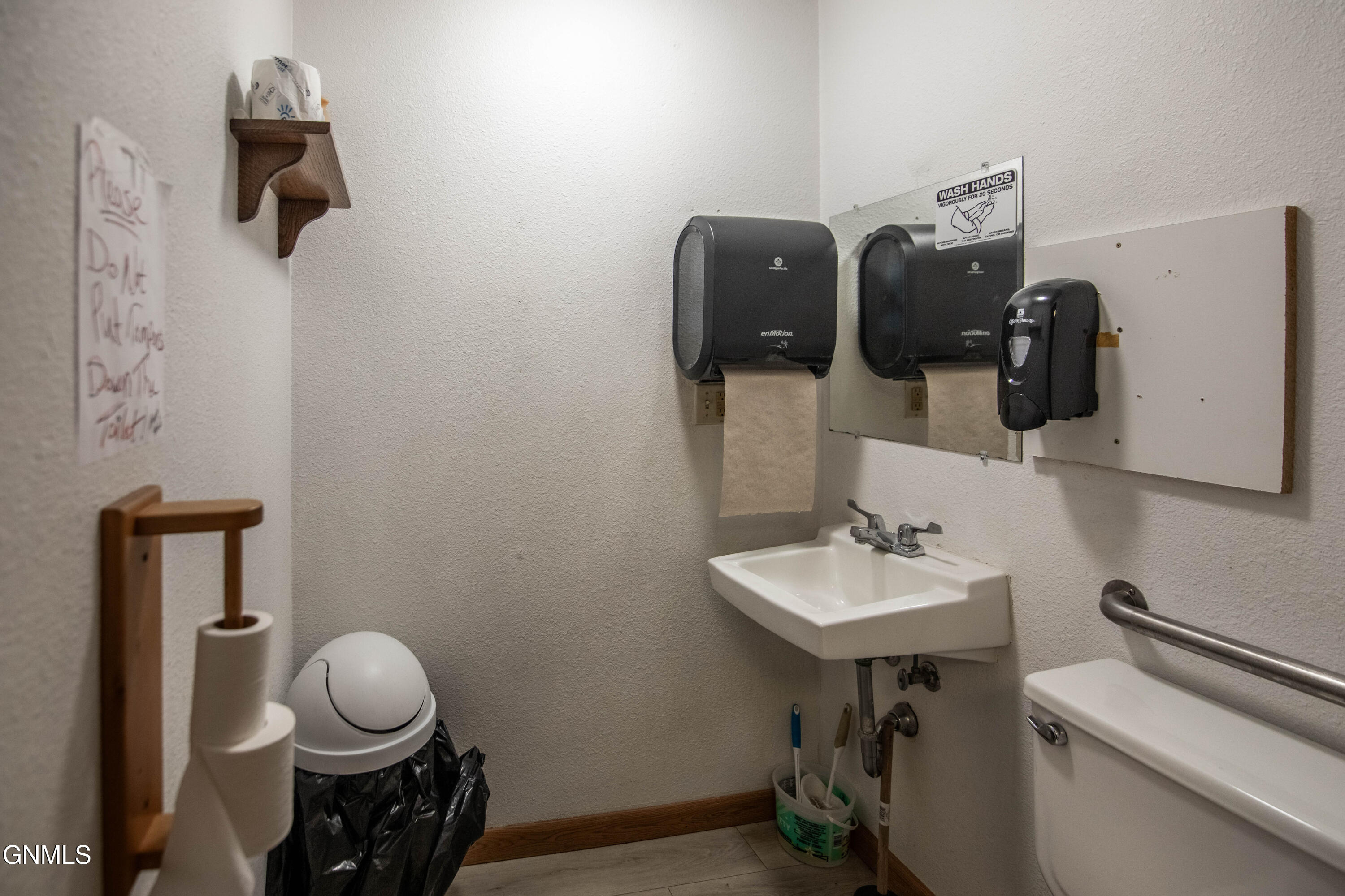 main property photo 43