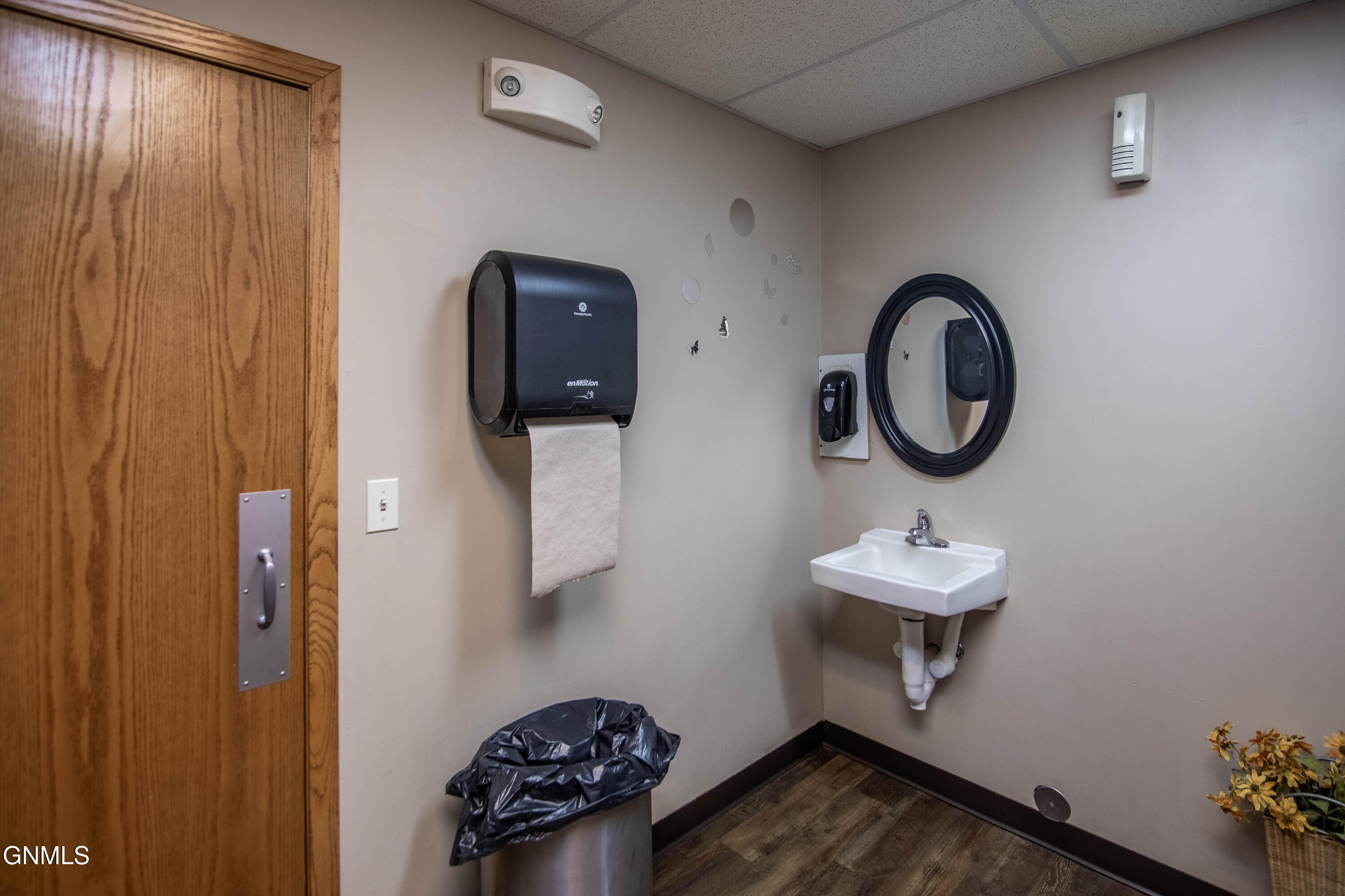 main property photo 49