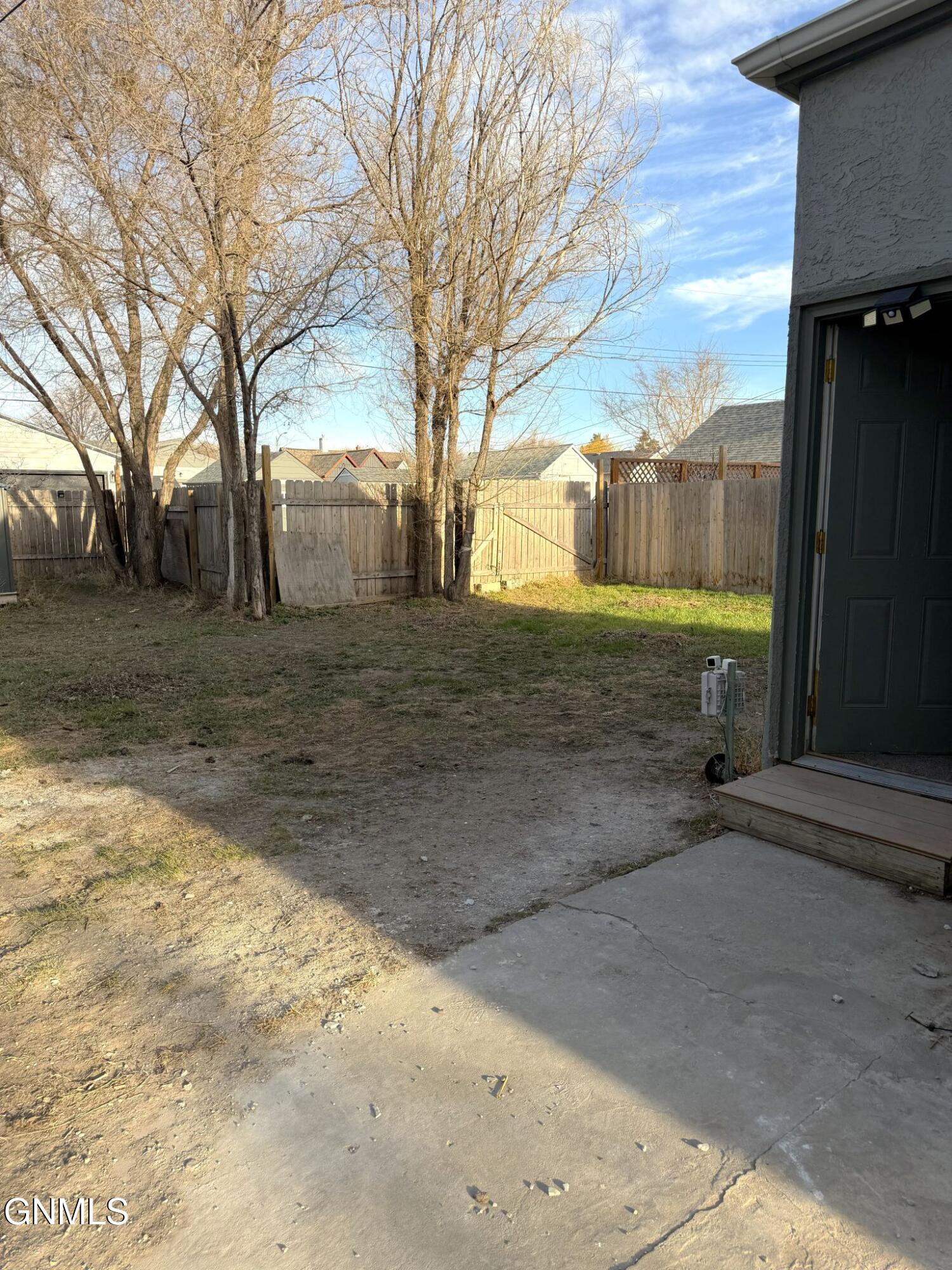 main property photo 16