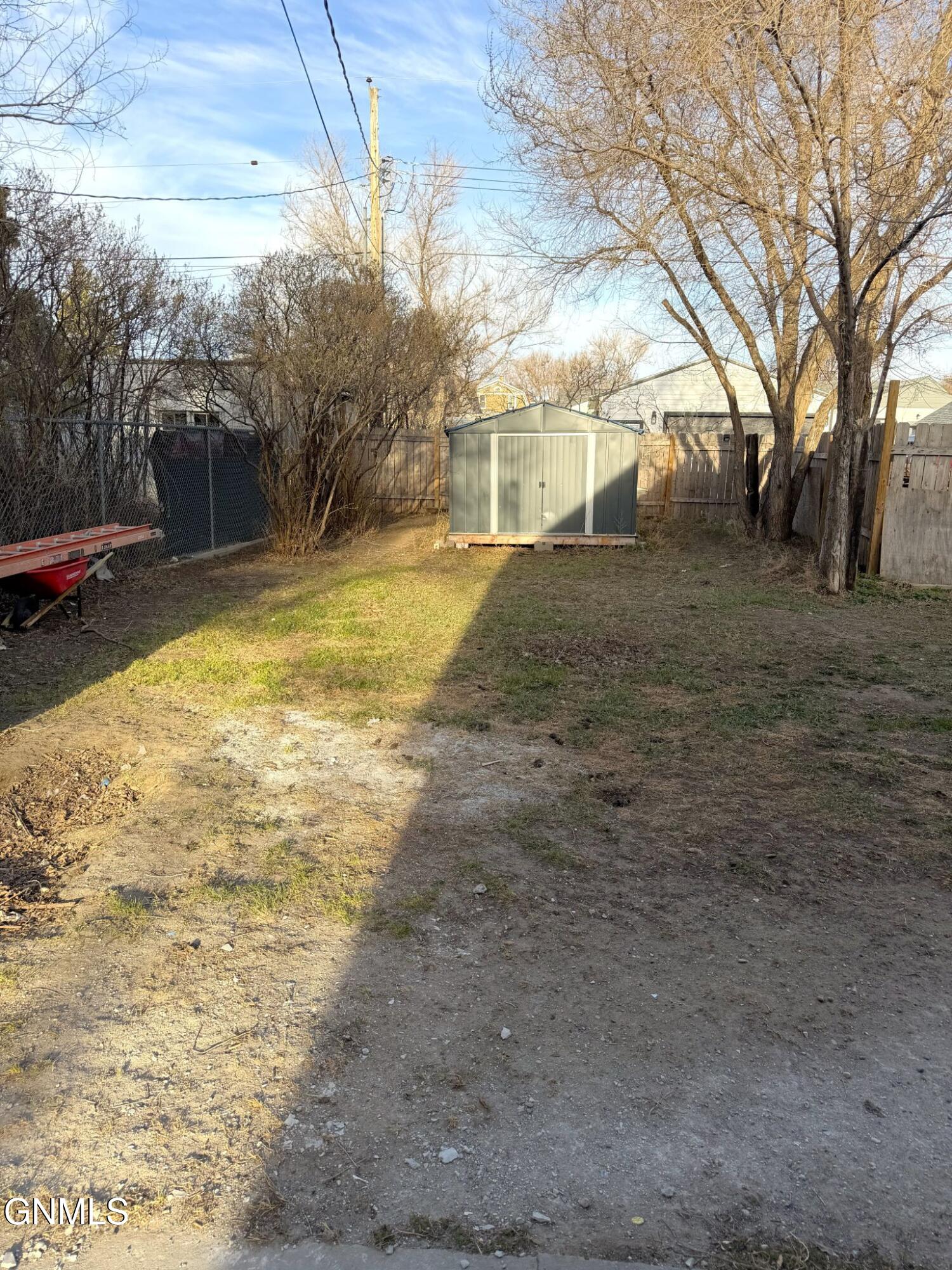 main property photo 18