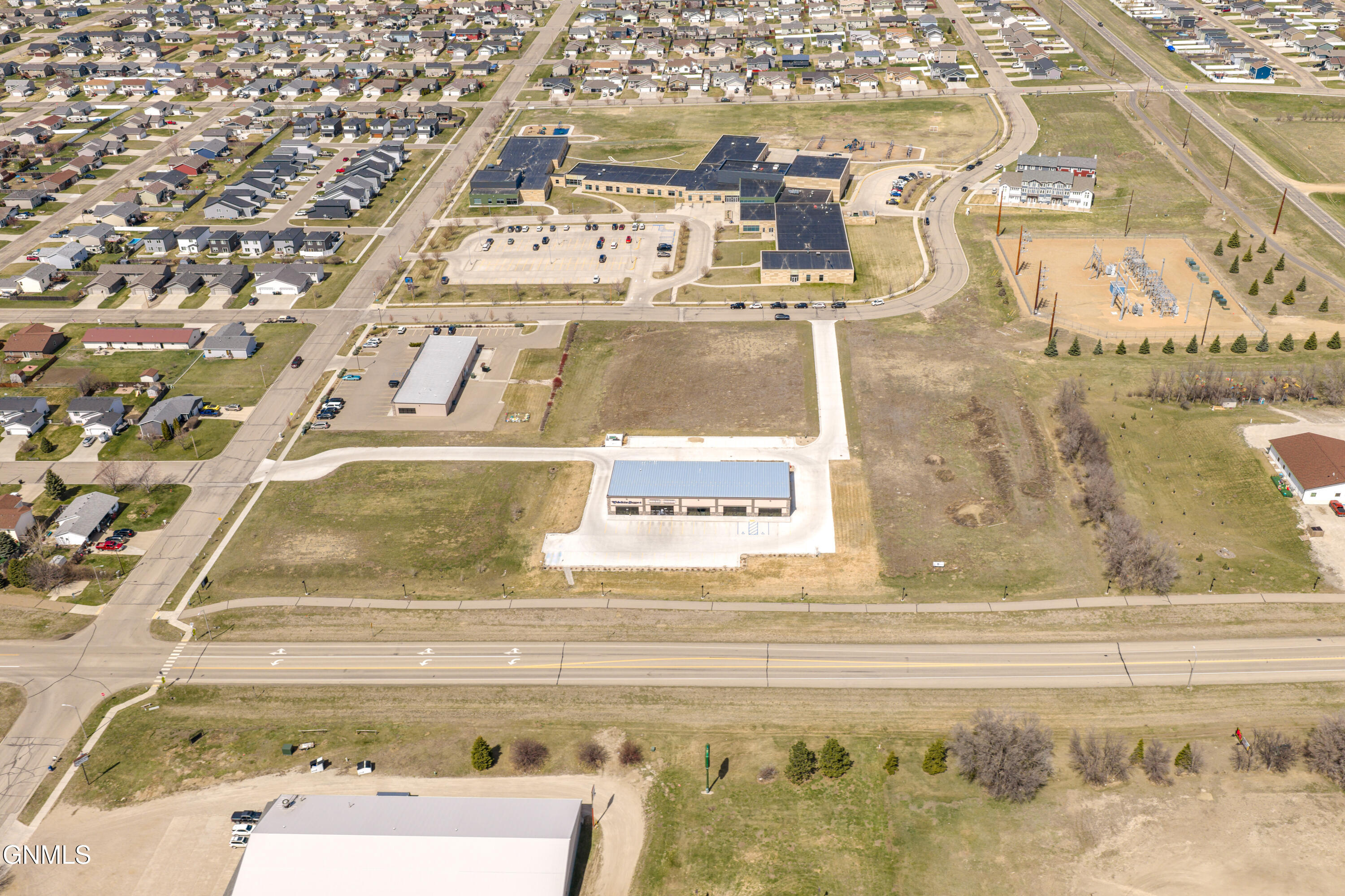 main property photo 11