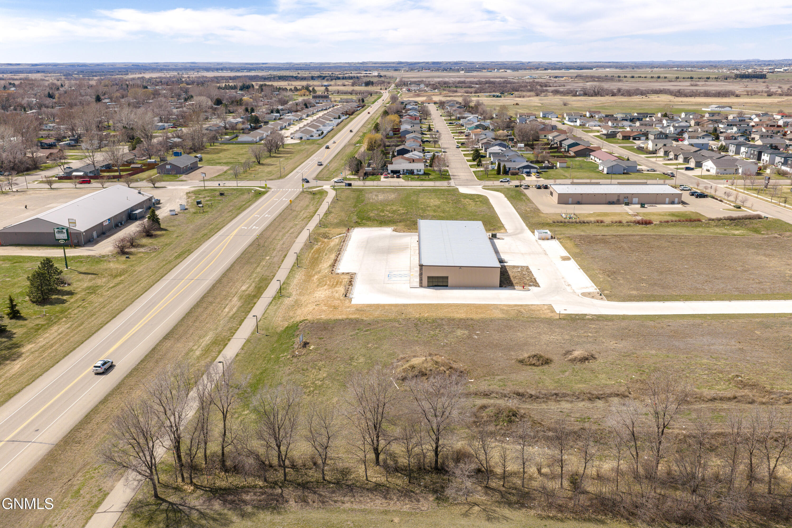 main property photo 11